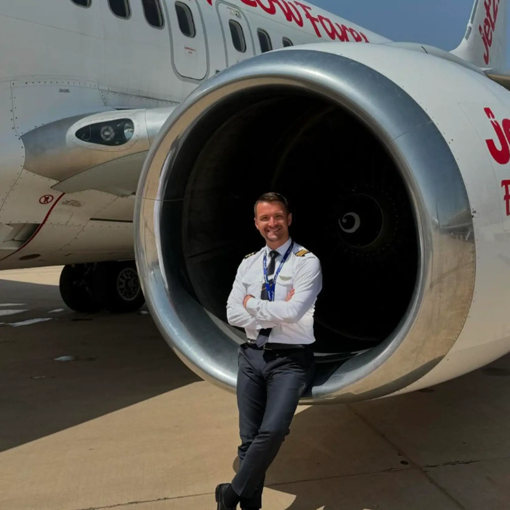 Moderátor markizáckych Televíznych novín Viktor Vincze (33) sa pred časom stal oficiálnym pilotom Boeingu 737.