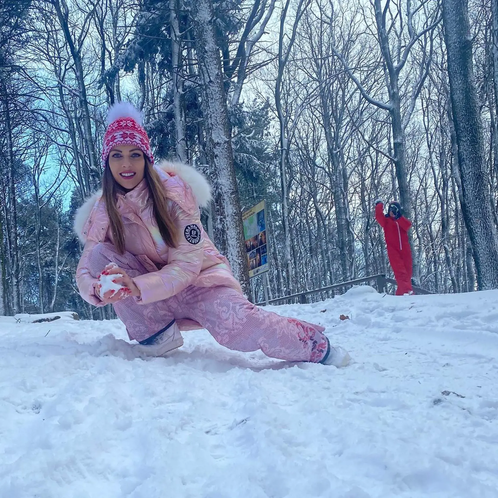 Takto vyzerala Martina Schindlerová pri zimných radovánkach. Tento outfit jej nesmierne sekne.i
