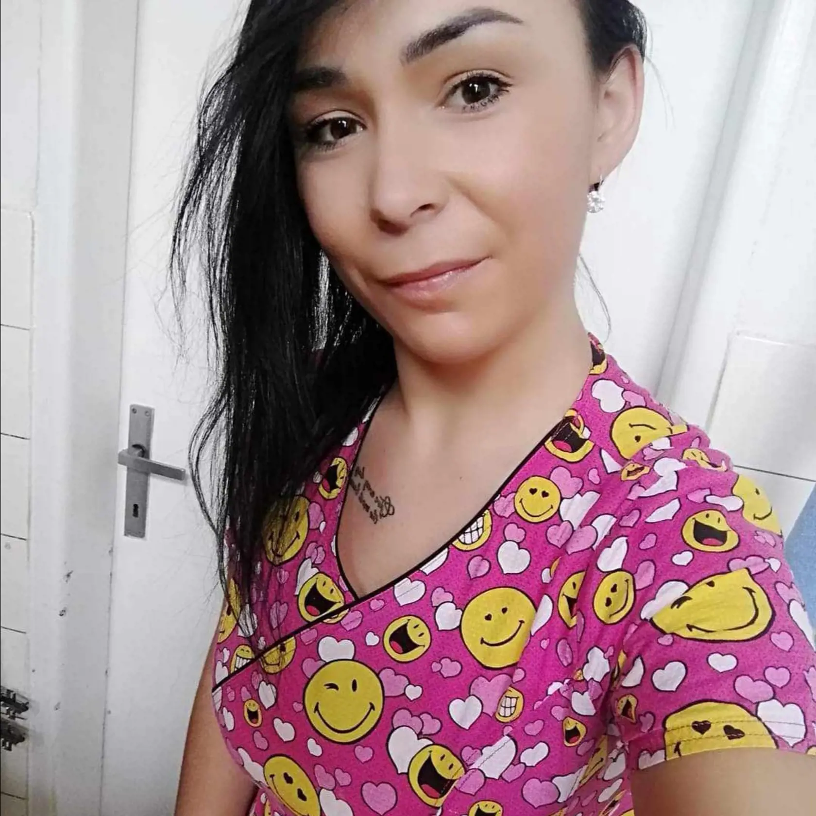 Monika sa vracala s deťmi zo škôlky, keď zastavila v kolóne pred obcou Domanižou. Keď videla, že kolóna vznikla pre vážnu nehodu neváhala ani sekundu, utekala na pomoc posádke havarovaného auta.