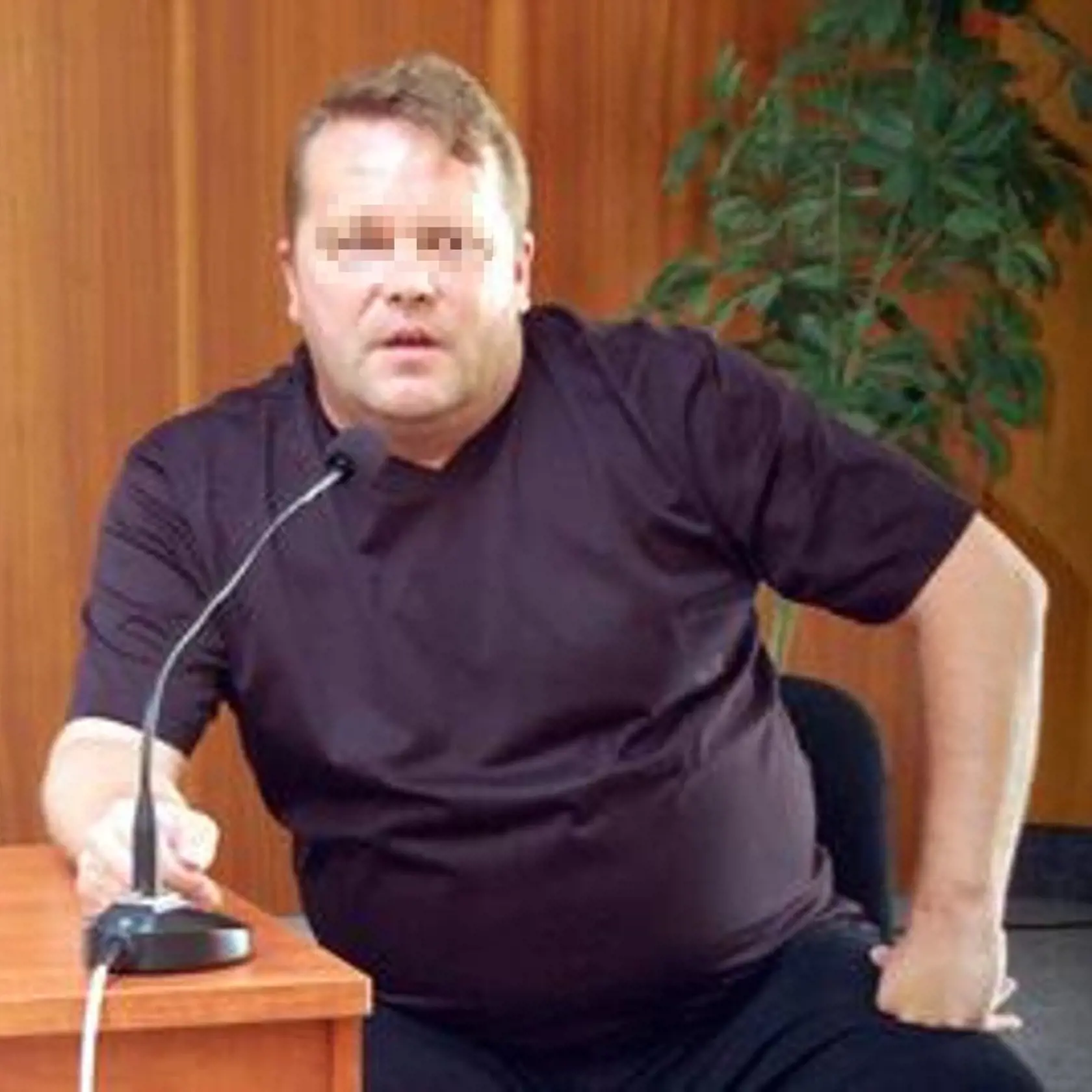 Petr Černák tvrdí, že on si nič od nikoho nepožičal. Prečo nie je zapísaný na liste vlastníctva sme sa nedozvedeli.