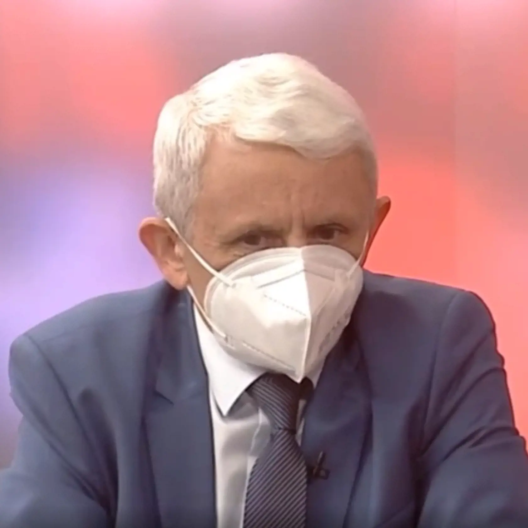 Bývalý dvojnásobný premiér Mikuláš Dzurinda pri rozhovore o svojom možnom návrate do politiky.