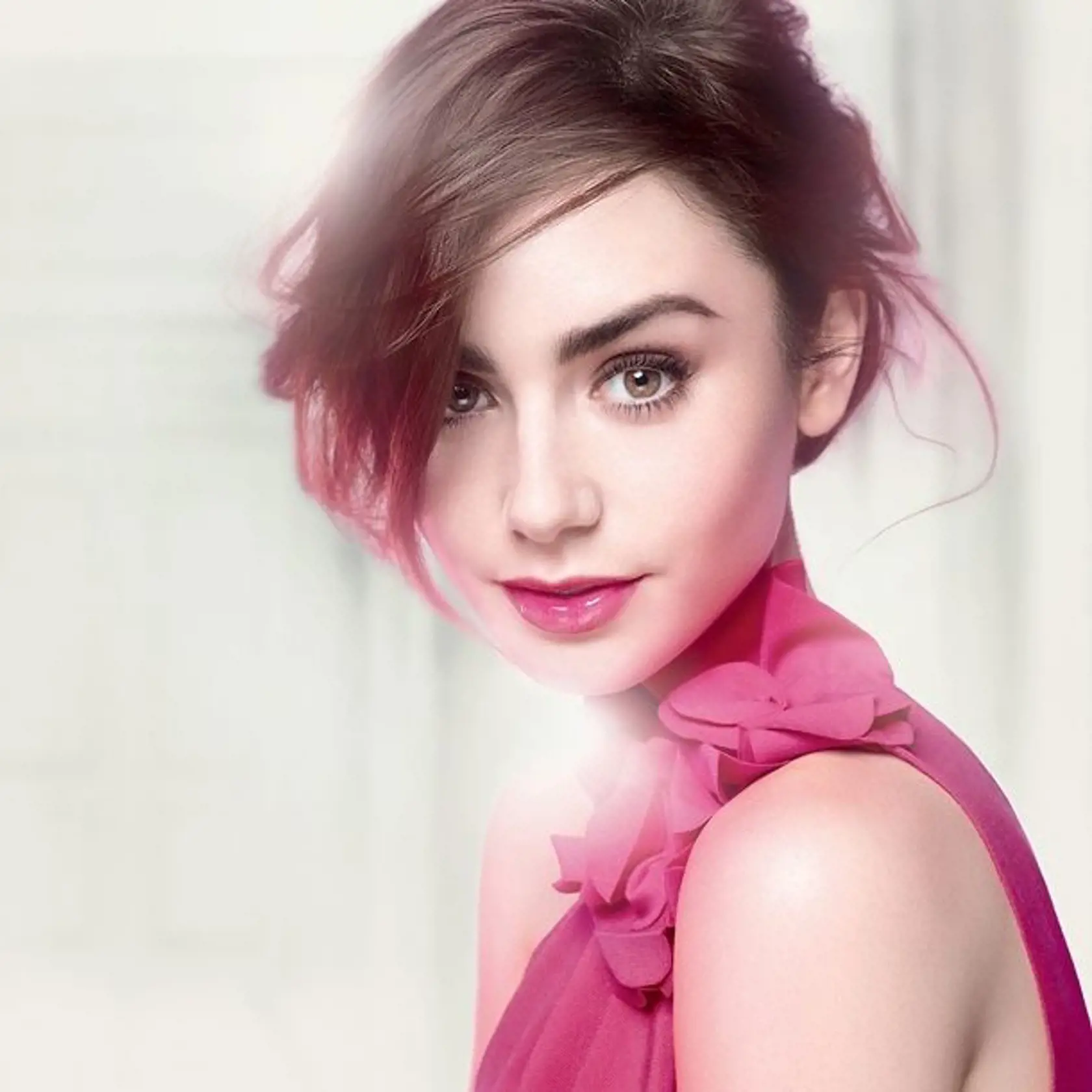 Lily Collins, herečka a modelka kozmetickej značky Lancôme