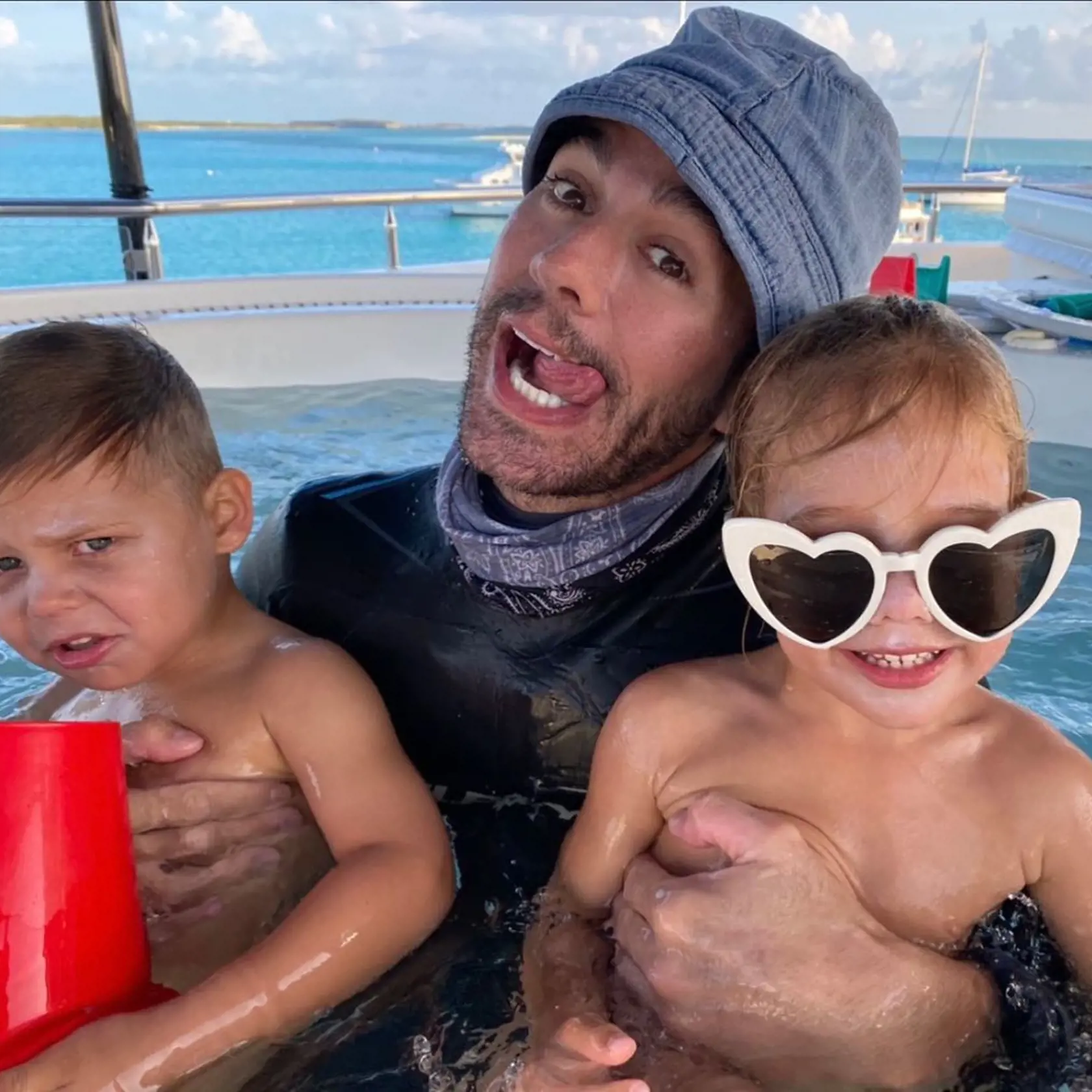 Enrique Iglesias s deťmi