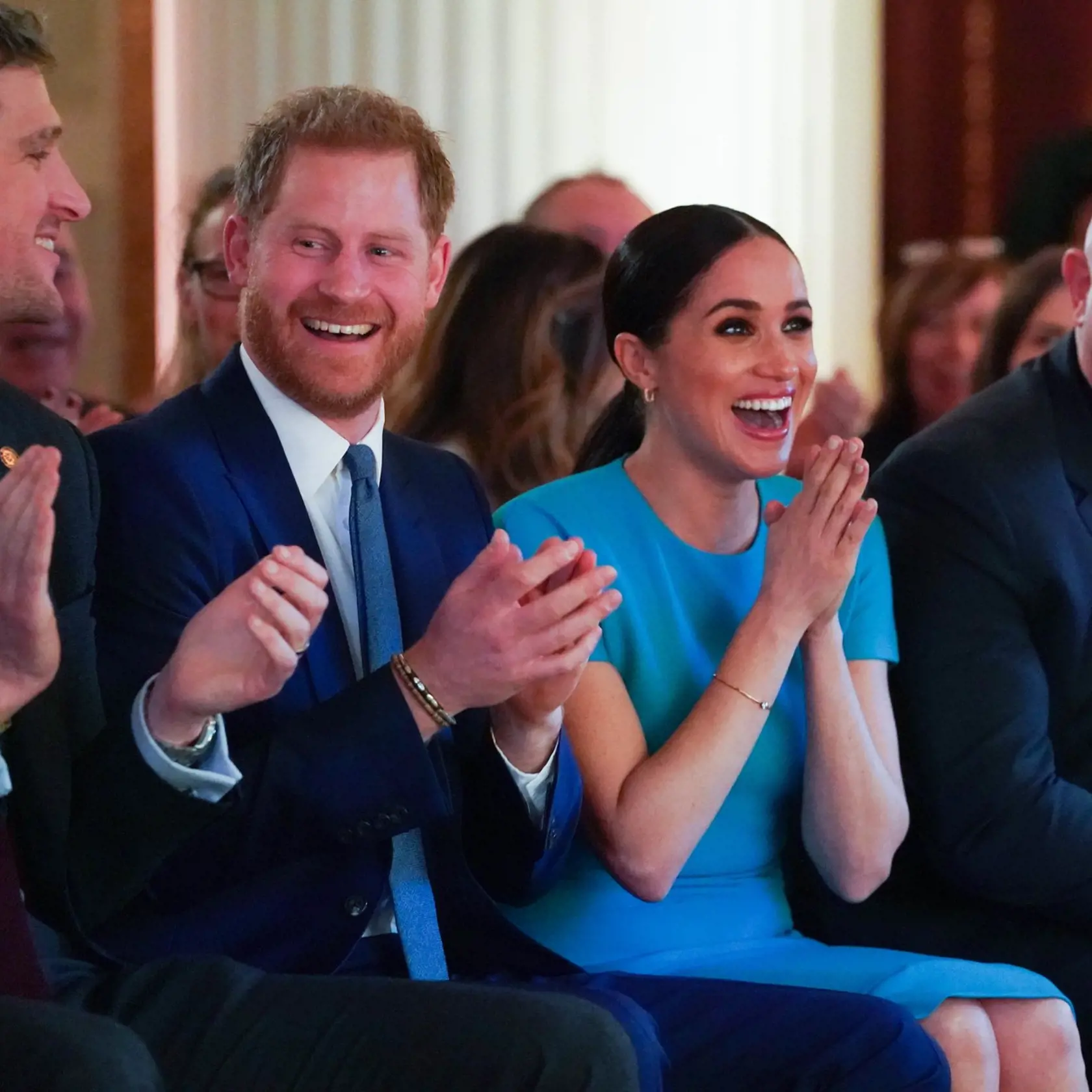 Meghan a Harry chceli byť finančne nezávislí. Teraz sa musia začať poriadne obracať, aby mali dosť na svoj nákladný život.