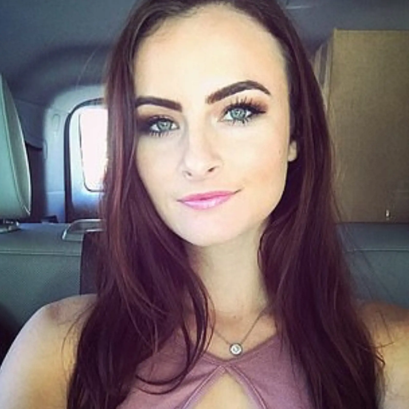 Katie Lee Pitchford (21) rozdrtila priateľovi genitálie.
