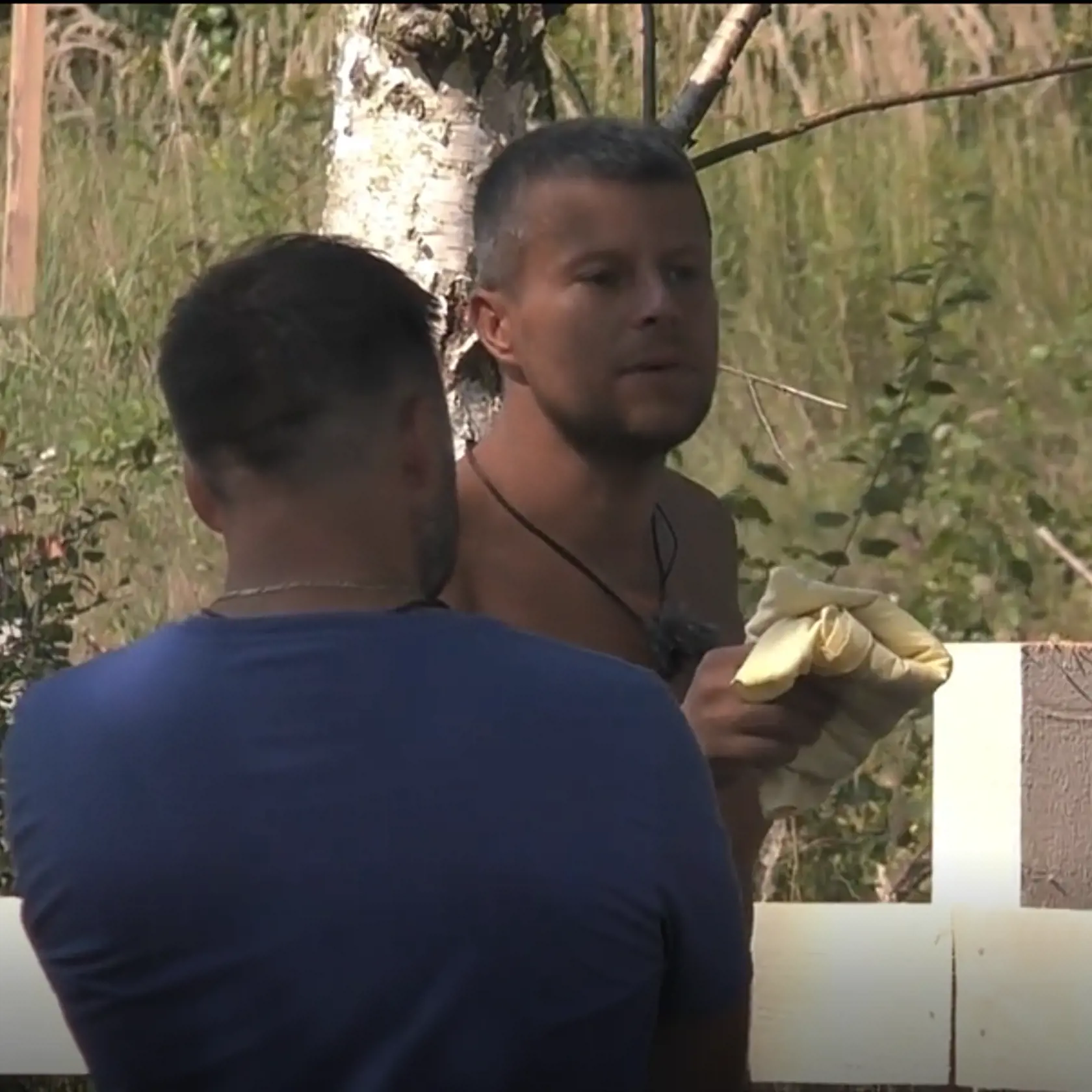 SMILNÍCI Rado a Kika, vpravo, na Farme začali milostný románik, no obaja sú zadaní.