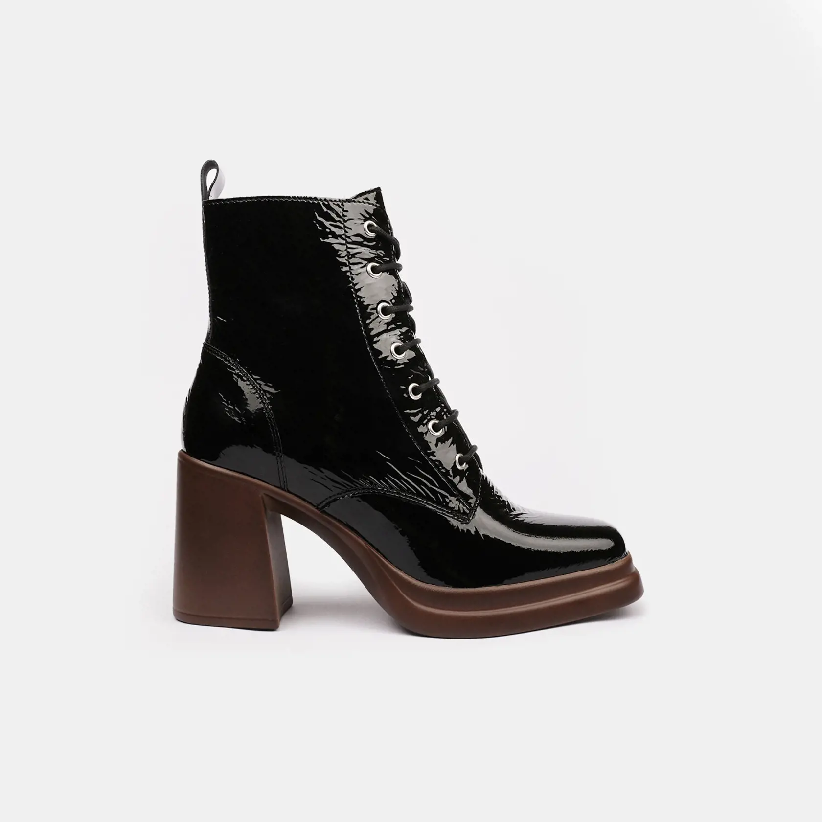 Na platforme: Baťa, 129 €