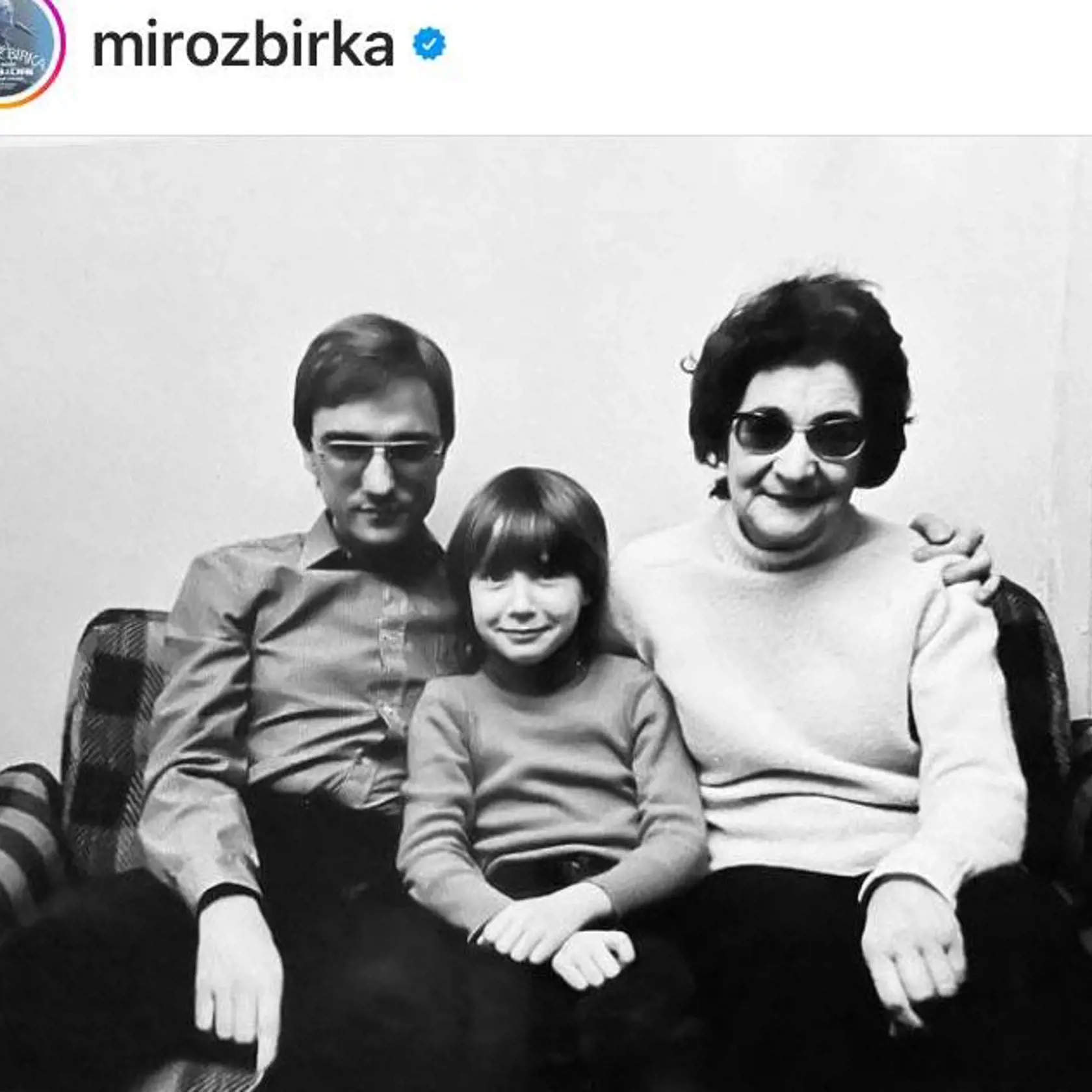 Deň matiek našich celebrít: Na snímke Meky Žbirka s mamou Ruth a najstaršou dcérou Denisou. Fotku zverejnila vdova Katka Žbirková.