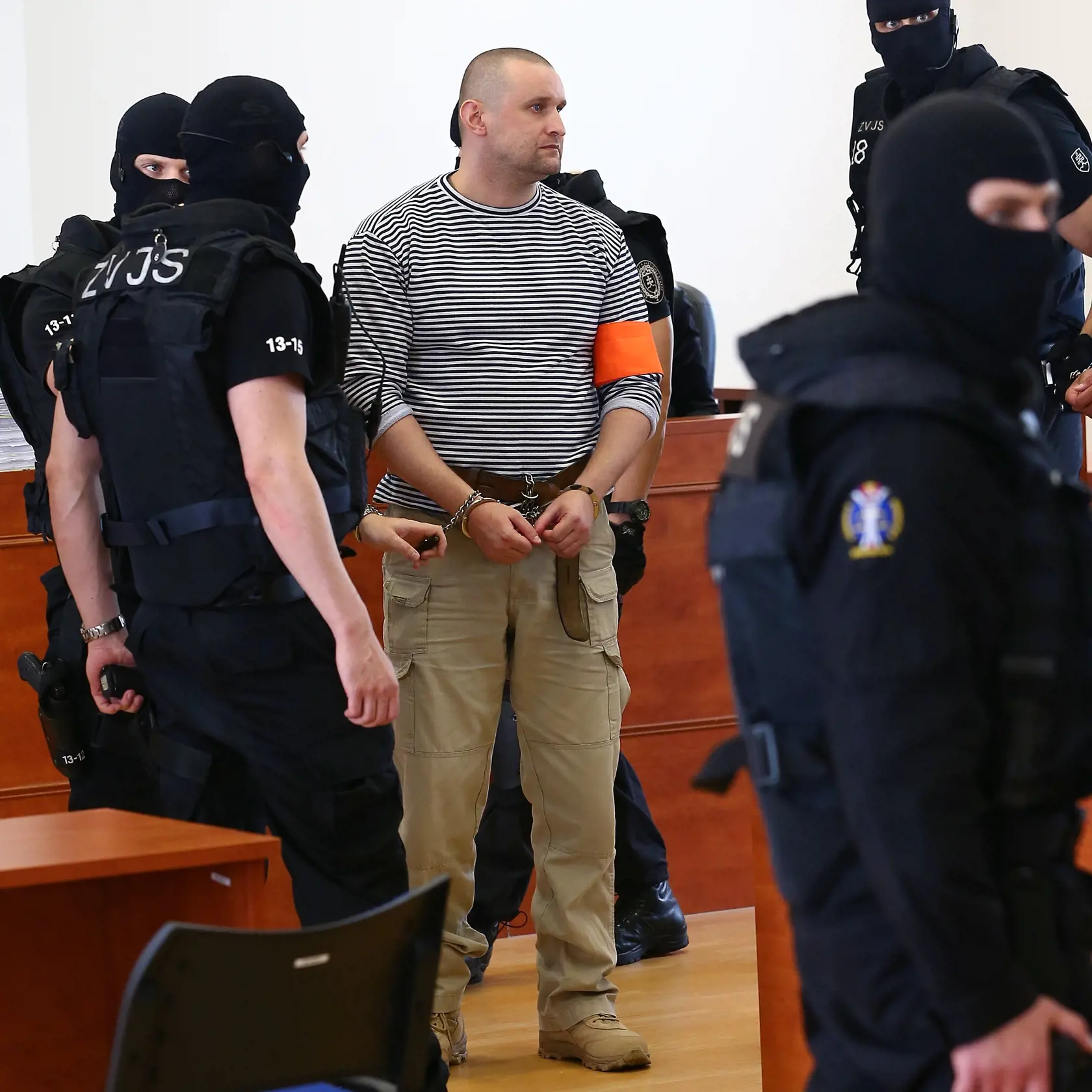 BOSSOVIA: Piťo. Besnenie v podsvetí prežil dnes si odpykáva  23-ročný trest odňatia slobody za vraždu Ľuboslava Velka a objednávku vraždy Jána Takáča a ďalšie trestné činy.