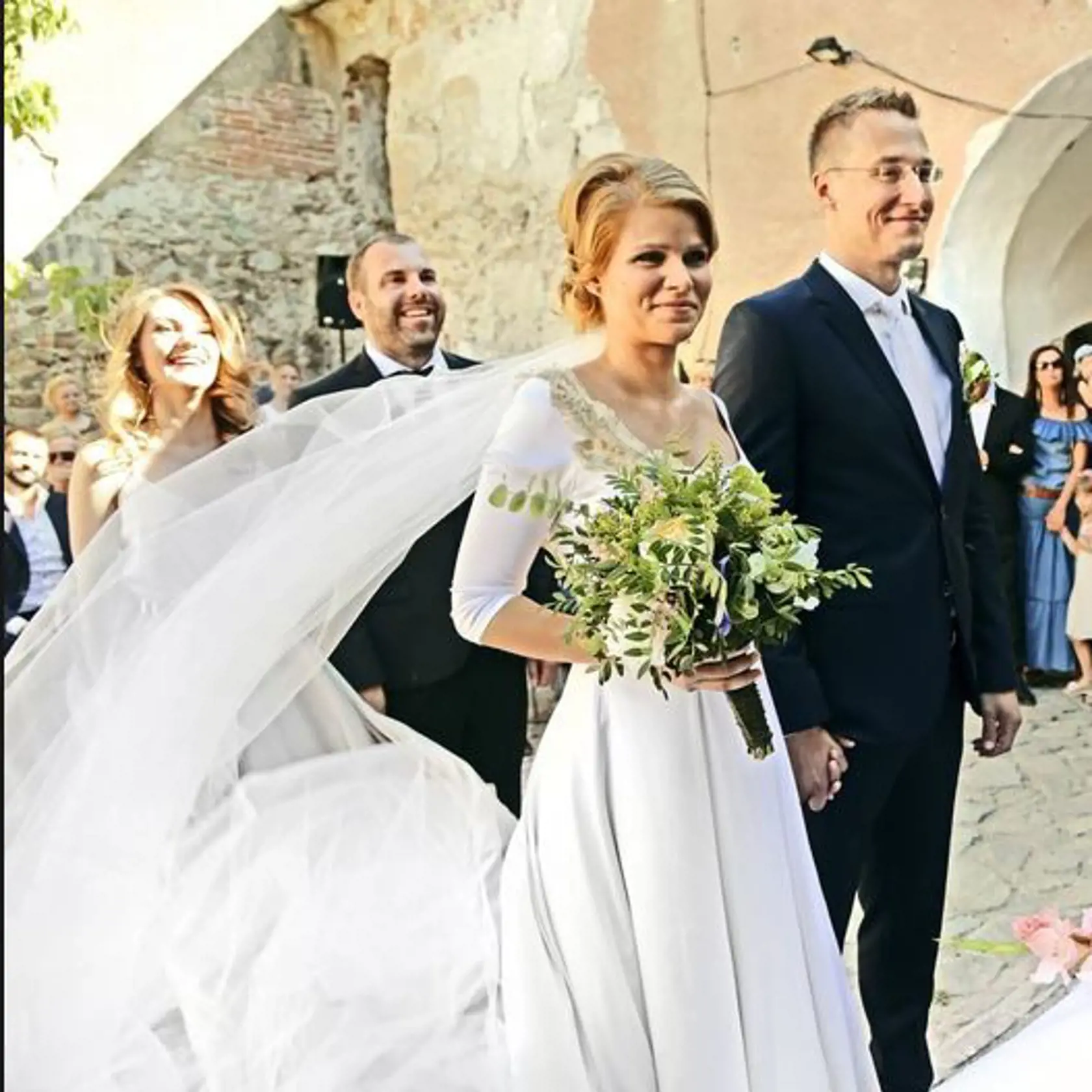 Redaktorka: Zuzana Kovačič Hanzelová keď sa vydávala.