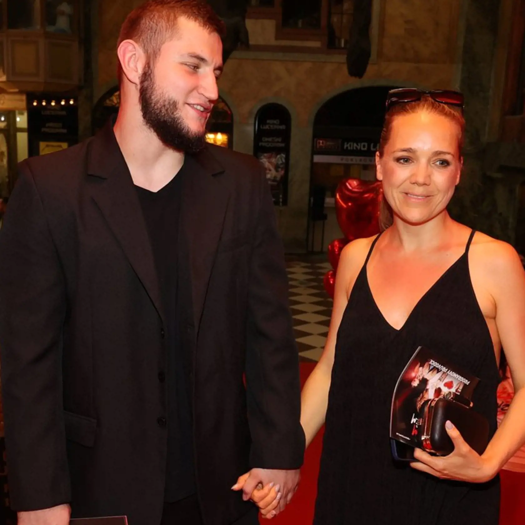 Lucie Vondráčková s priateľom Zdeňkom na predpremiére novej českej komédie.