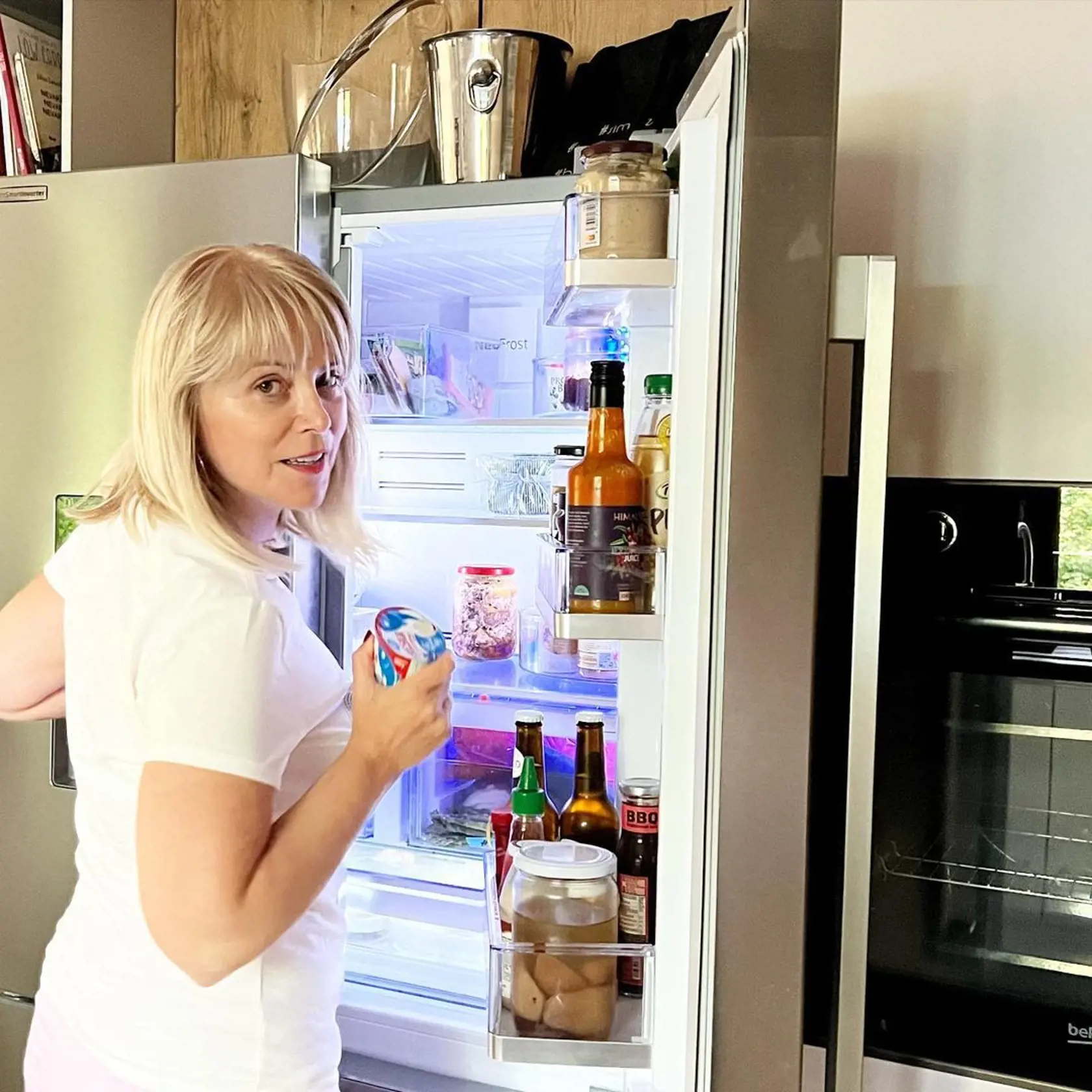 Zuzana Vačková sa odviazala na koncerte anglického speváka Harryho Stylesa. Na jeho adresu  prehlásila veľavravné: Zbožňujem ho.