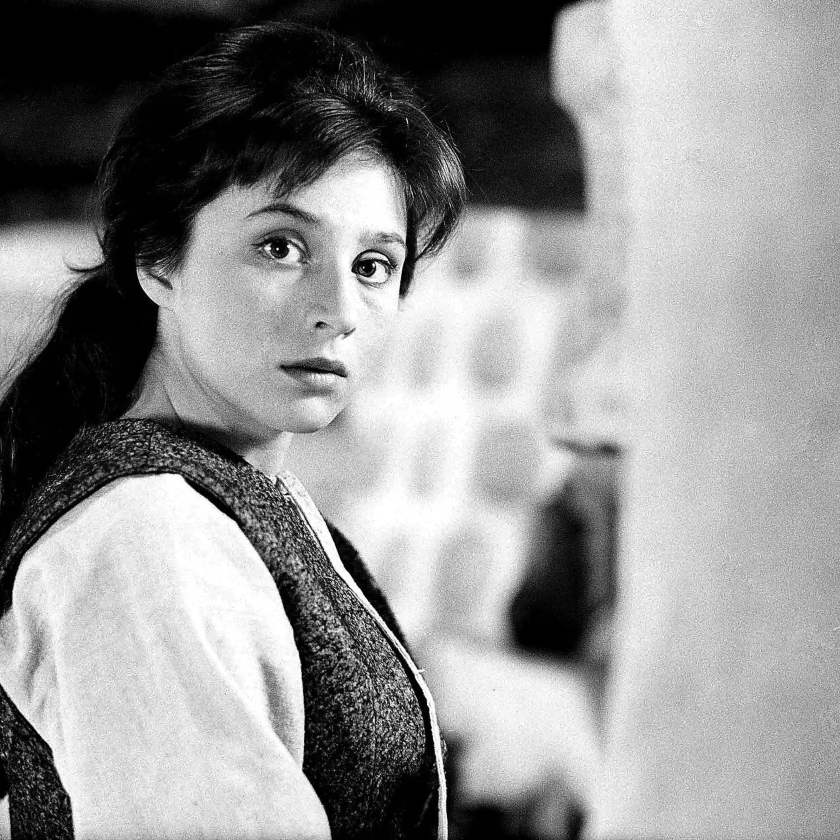 Mladá herečka Milka Vášáryová vo filme Drak sa vracia