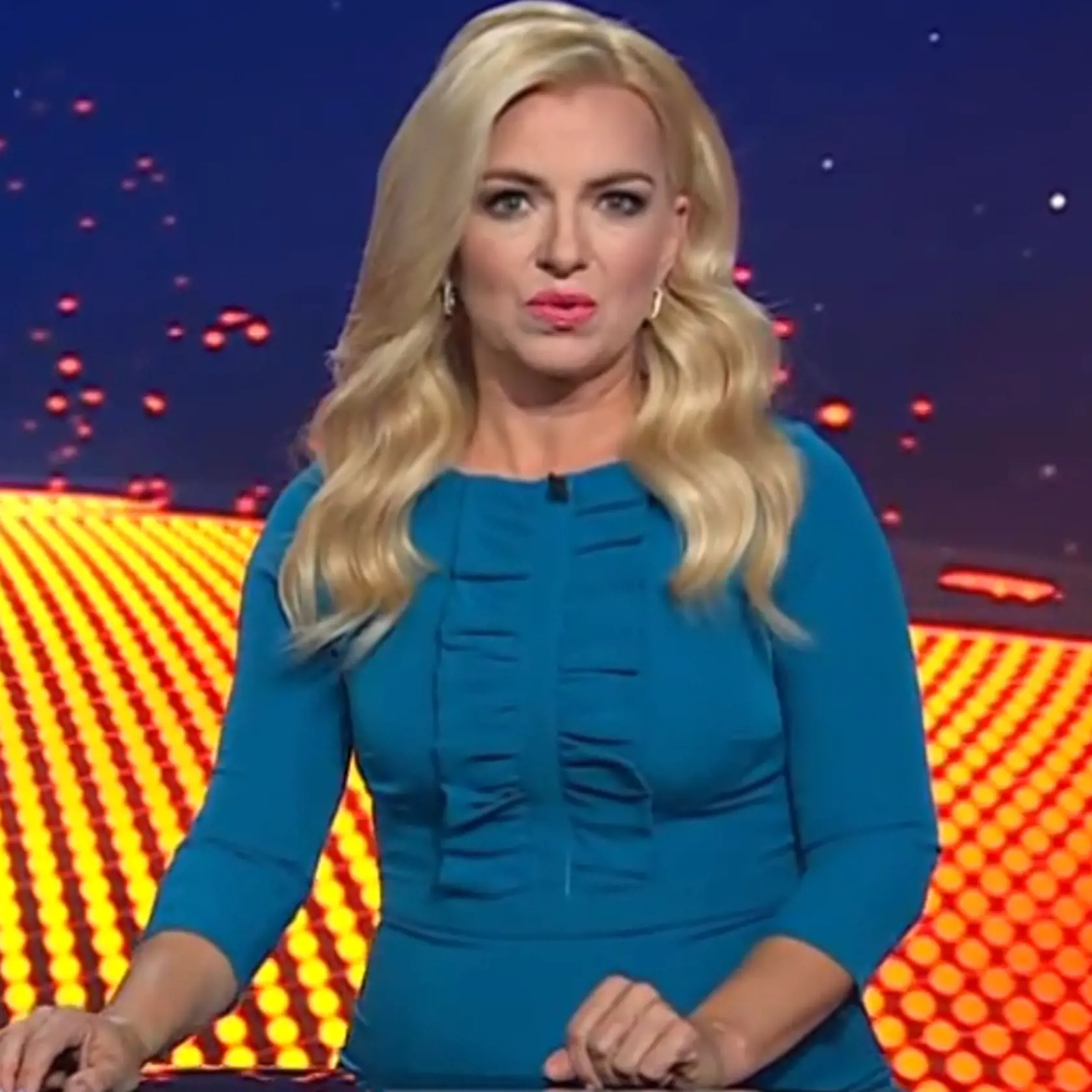 Zlatica Švajdová Puškárová si v poslednej dobe oblieka taký strih šiat, ktoré jej postave príliš nelichotia a zbytočne zvýrazňujú burško.