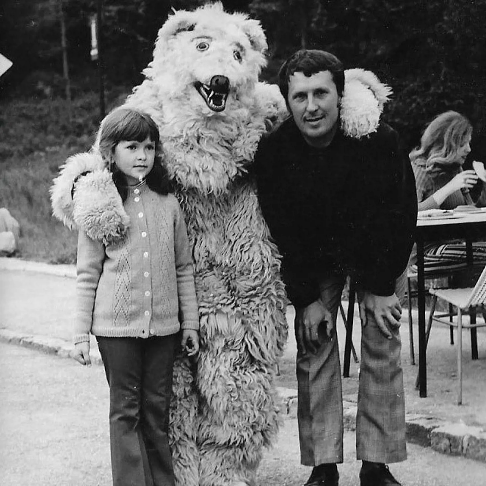 1975 Zuzana Kuková: Na výlete v  Tatrách s rodičmi a sestrou (na snímke. Ja som sa bála odfotiť sa s medveďom.