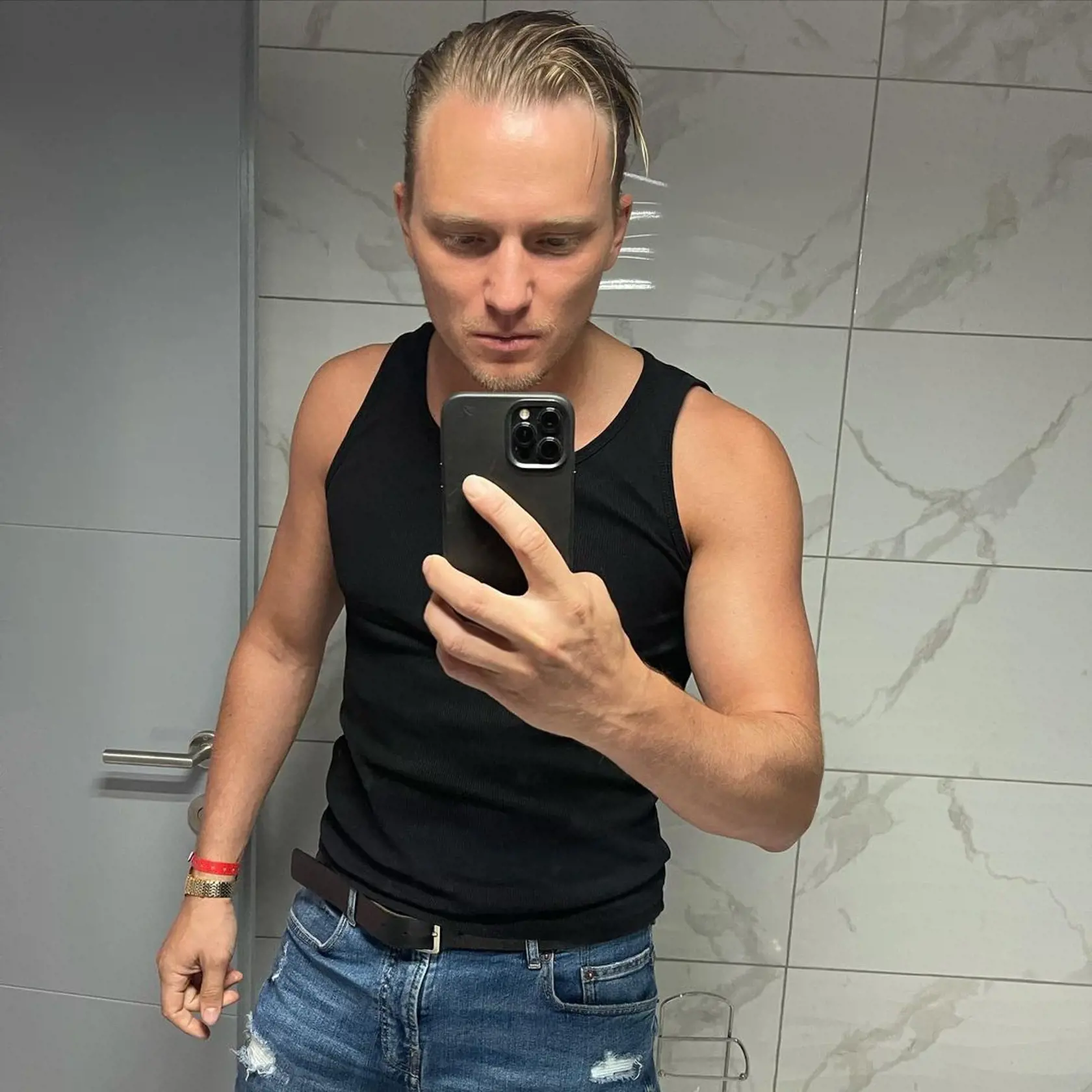 Šok! Randí so známym českým hercom:
Pornoherečka Rika Fane začala randiť so známym českým hercom Stanleym X. Je to jeden z najsledovanejších českých pornohercov, lásku napokon našla u kolegu…