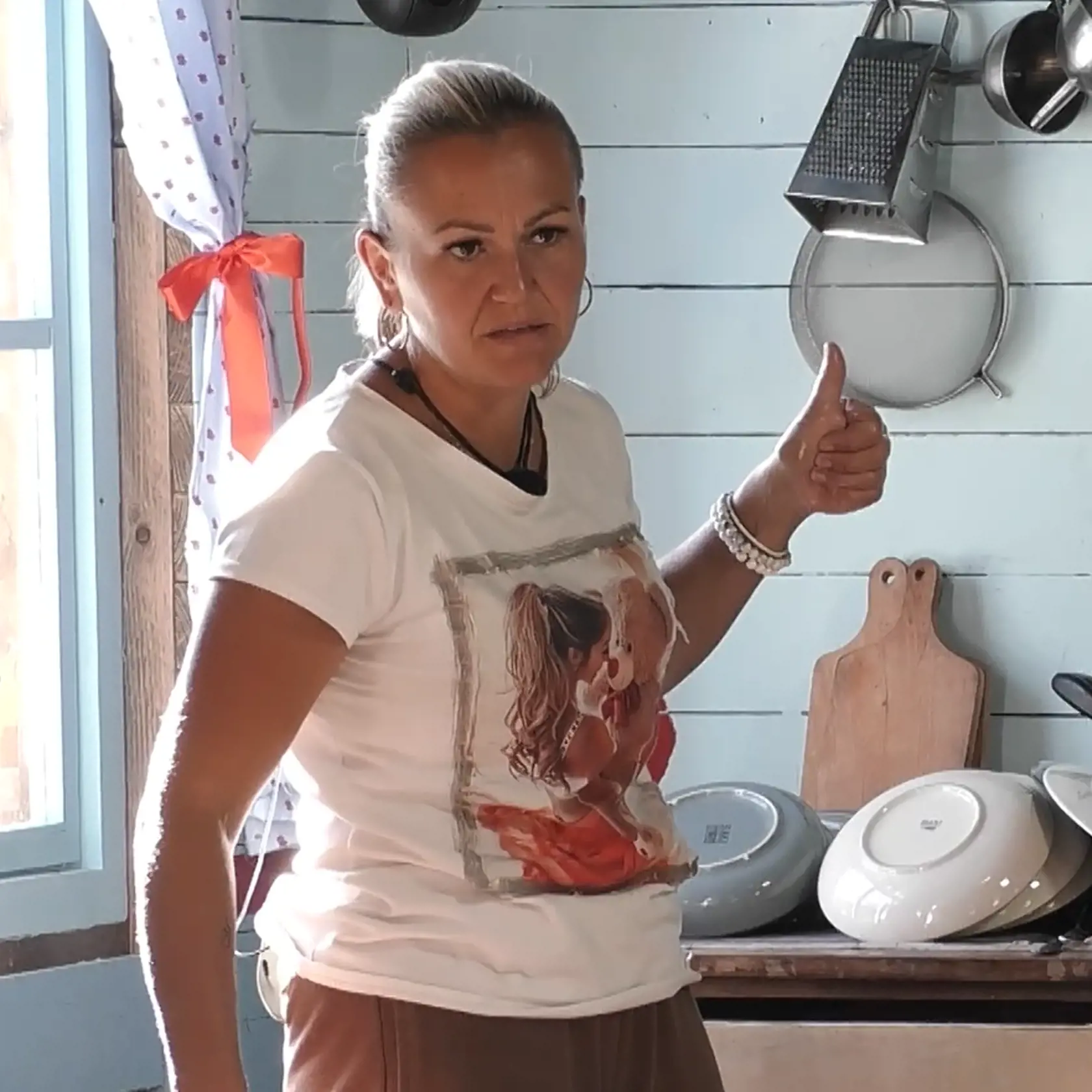 Mirka po Adamovi kričala ešte aj nasledujúce ráno. Jej urážky a výčitky išli až pod kožu.