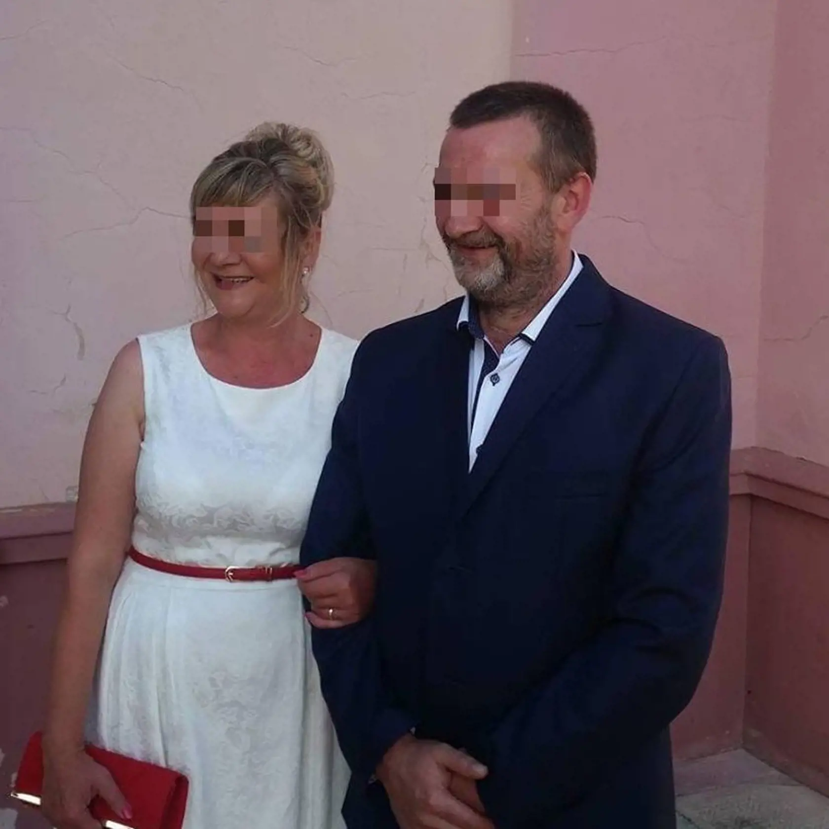 Dnes už bývalí majitelia domu, manželia Viera a Richard K. sa voči rozsudku súdu odvolali a dom odmietajú opustiť.