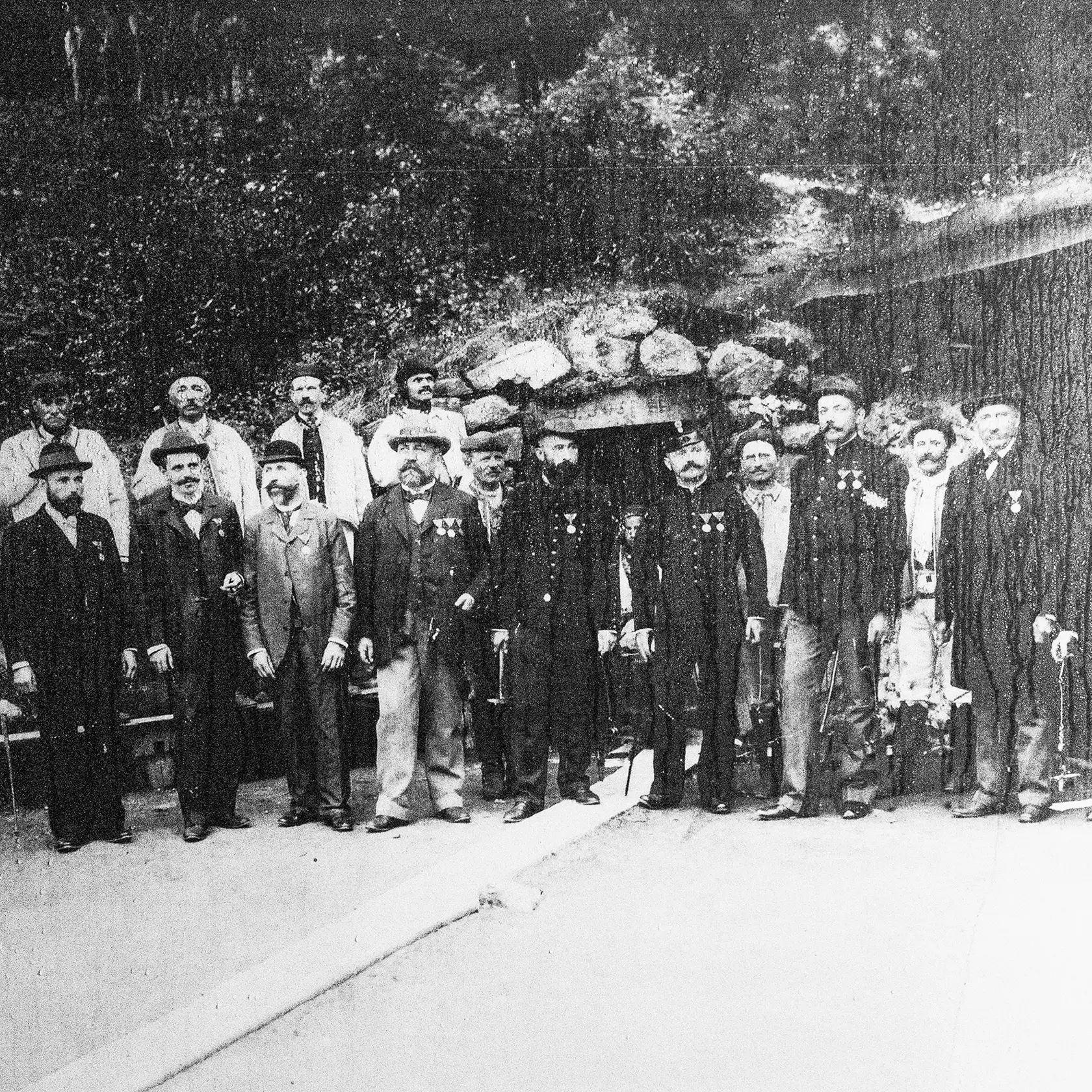 Bane kedysi. Historické fotografie z Dubníka.