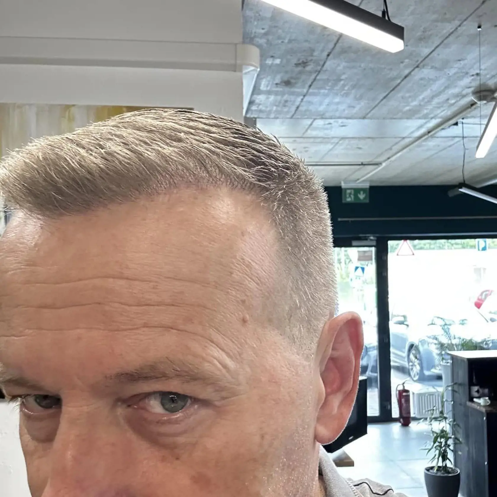 Najnovšie zábery Borisa Kollára, na ktorých sa pochválil vlasmi. S výsledkom je spokojný a ako sám hovorí - funguje to.