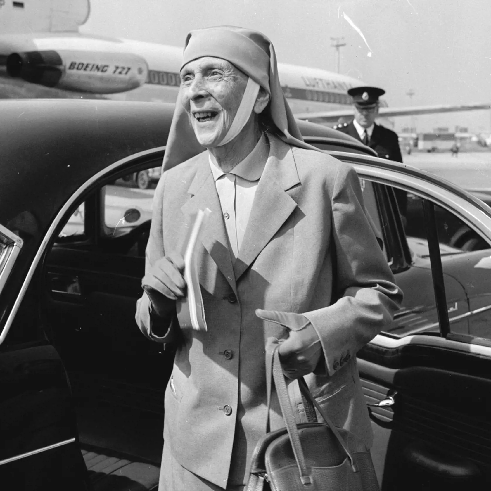 Posledné roky svojho života strávila v Buckinghamskom paláci so svojím synom a nevestou, než zomrela v decembri 1969 vo veku 84 rokov.