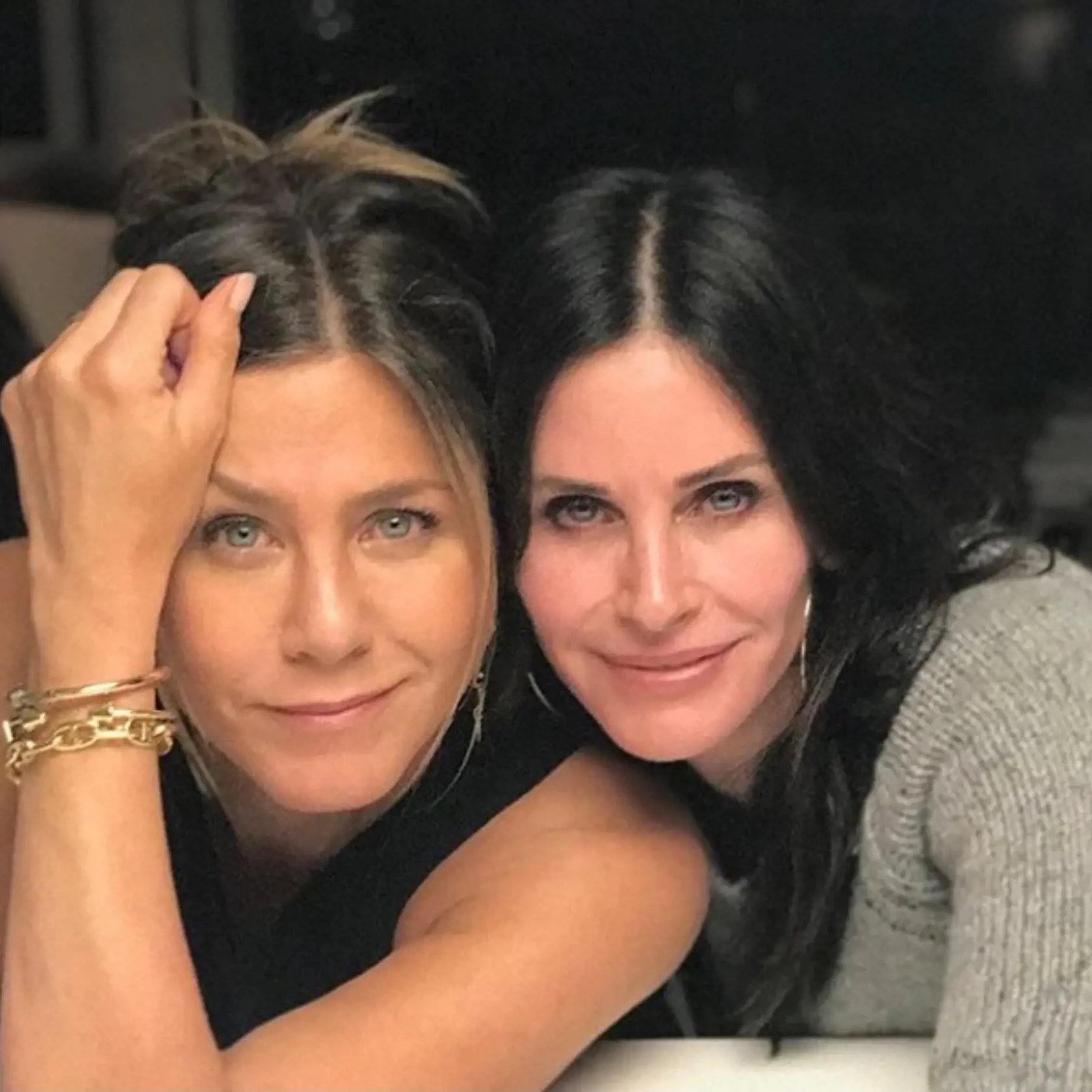 Courteney Cox a Jennifer Aniston v súčasnosti.