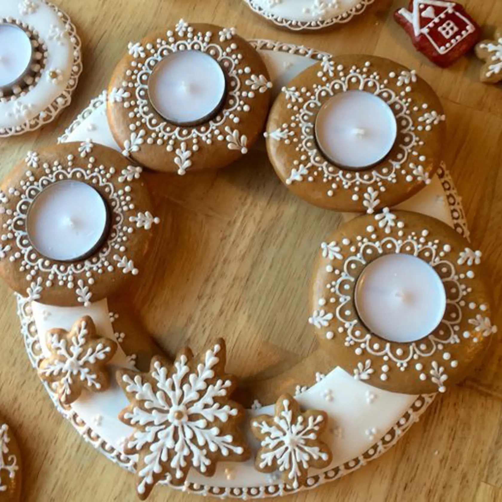 Medovníkový adventný veniec