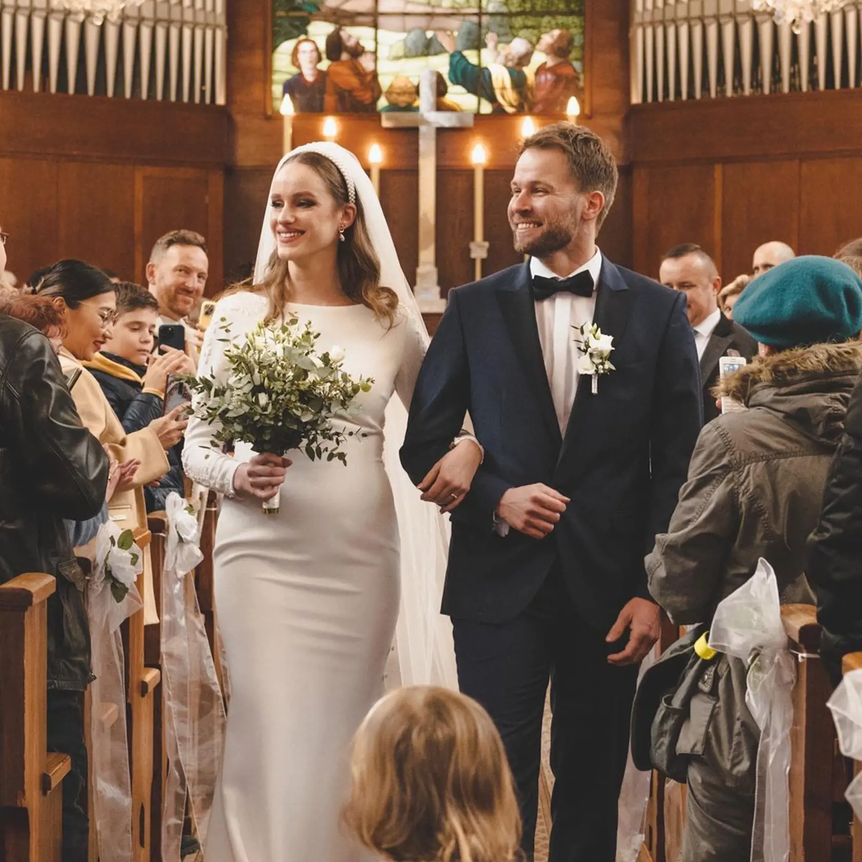 "Budem ťa milovať navždy!!! ❤️🍀 @ivanalestanova ste moje všetko😇❤️🍀 #wedding #love #family," napísal Tomáš k fotke.