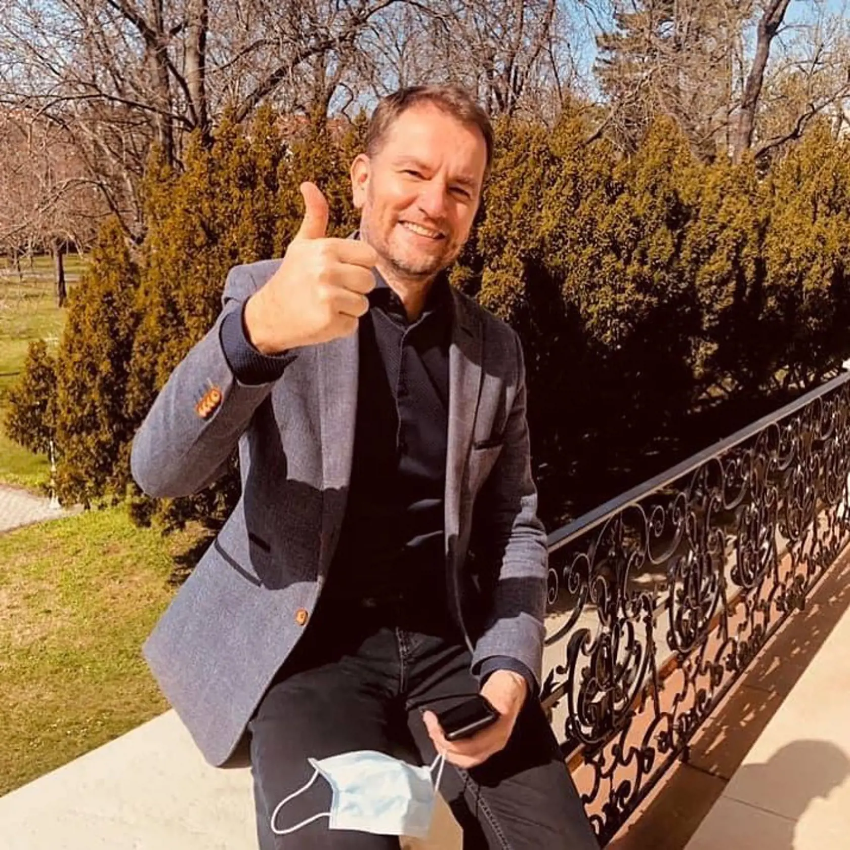 Slovenský premiér Igor Matovič (OĽaNO) má s manželkou Pavlínou dve dcéry - Rebeku a Kláru. Celá rodina žije v Trnave.