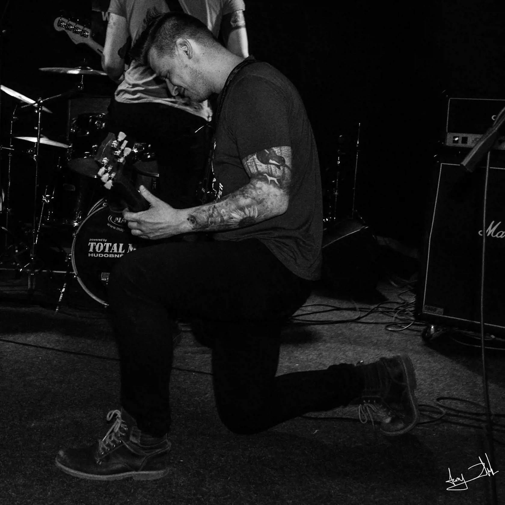Jeho predčasný odchod je veľkou stratou nielen pre zvolenskú undergroundovú punkrockovú scénu.