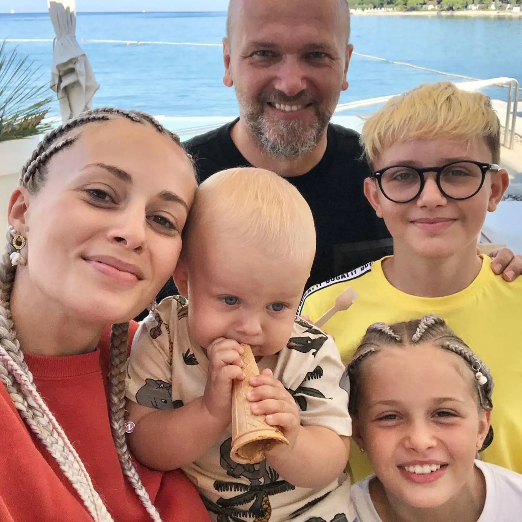 Mária Čírová s manželom a deťmi.