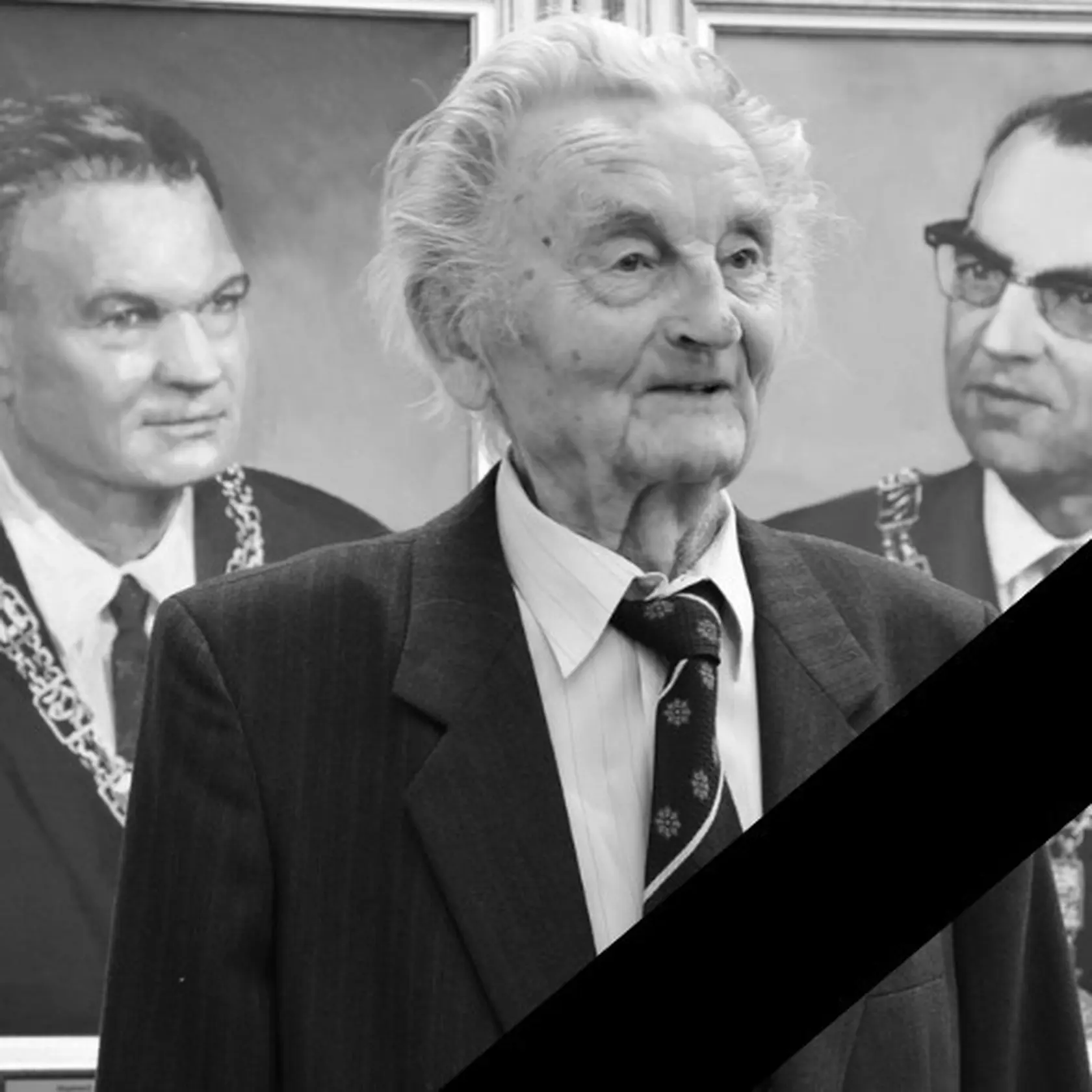 Vo veku 96 rokov zomrel Ján Pleva, emeritný profesor Univerzity veterinárskeho lekárstva a farmácie (UVLF) v Košiciach. Mal veľkú zásluhu na vzniku a formovaní študijného odboru hygiena potravín a v minulosti stál na čele veterinárnej služby na Slovensku. O jeho úmrtí z piatka (23. 5.) informovala hovorkyňa UVLF Zuzana Bobriková.