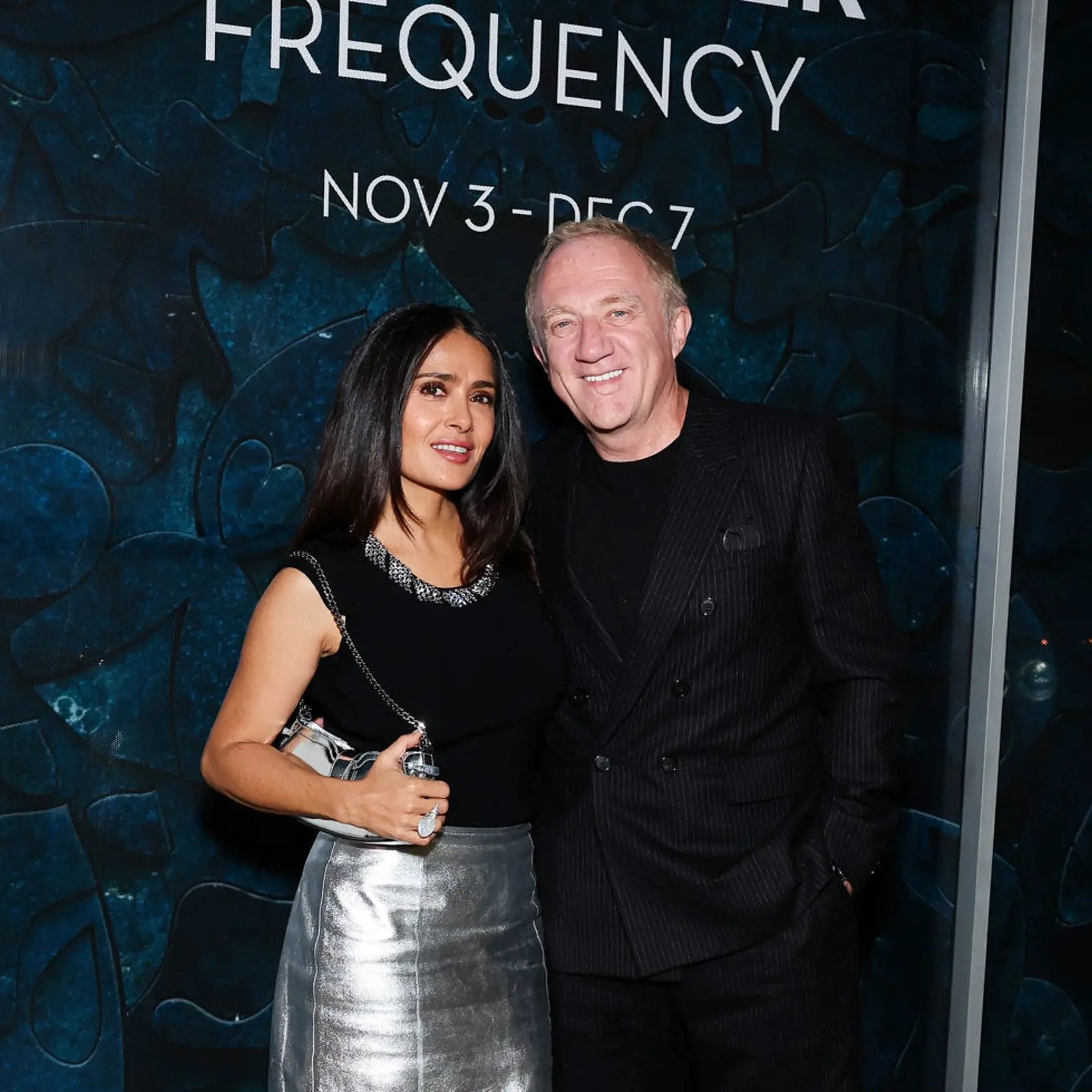 Salma Hayek a jej manžel miliardár Francois-Henri Pinault tvoria štýlový pár. Boli podporiť jej brata Samiho na jeho hviezdnej výstave v Los Angeles. Salma prišla výnimočne v outfite bez dekoltu.