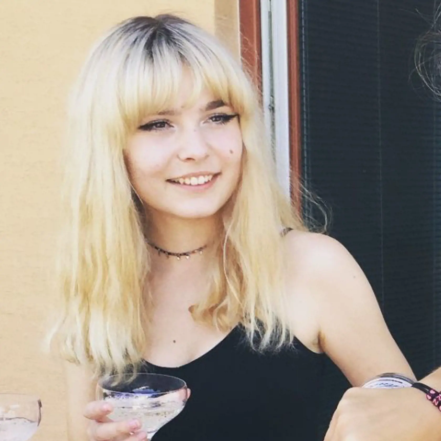 Iba 16-ročná dcéra Podzámskej radikálne zmenila imidž. Vlasy si odfarbila na blond.