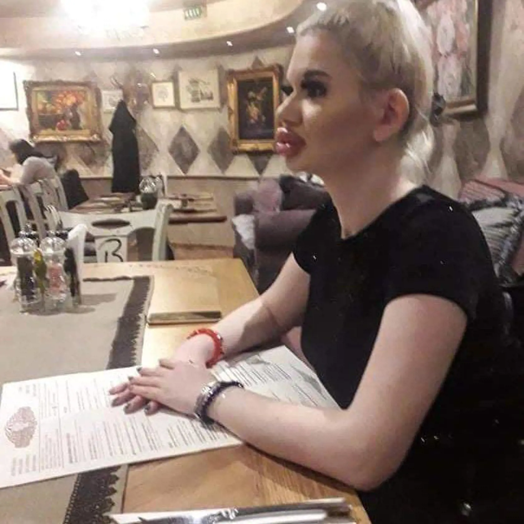 Andrea Ivanova a jej obrie ústa