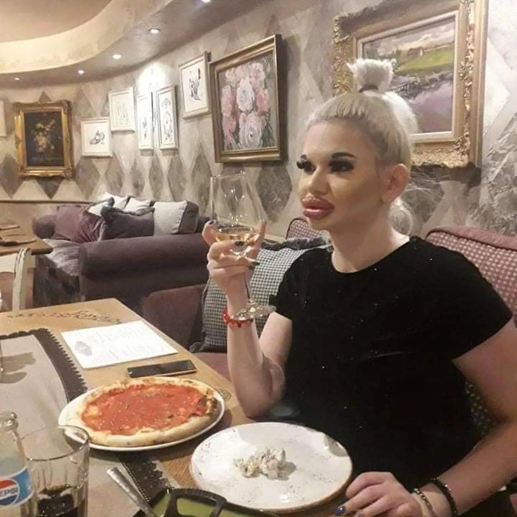 Andrea Ivanova a jej obrie ústa