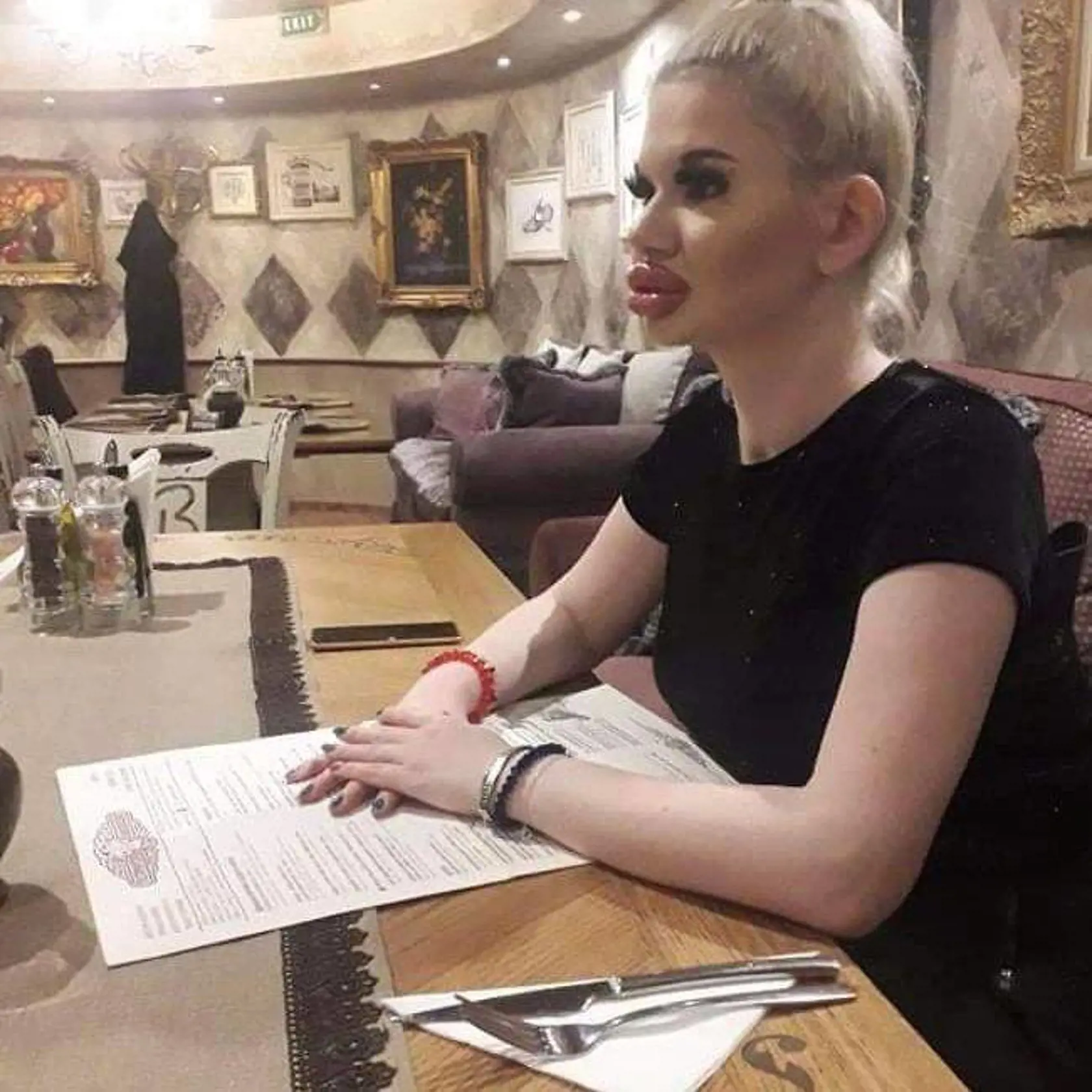Andrea Ivanova a jej obrie ústa