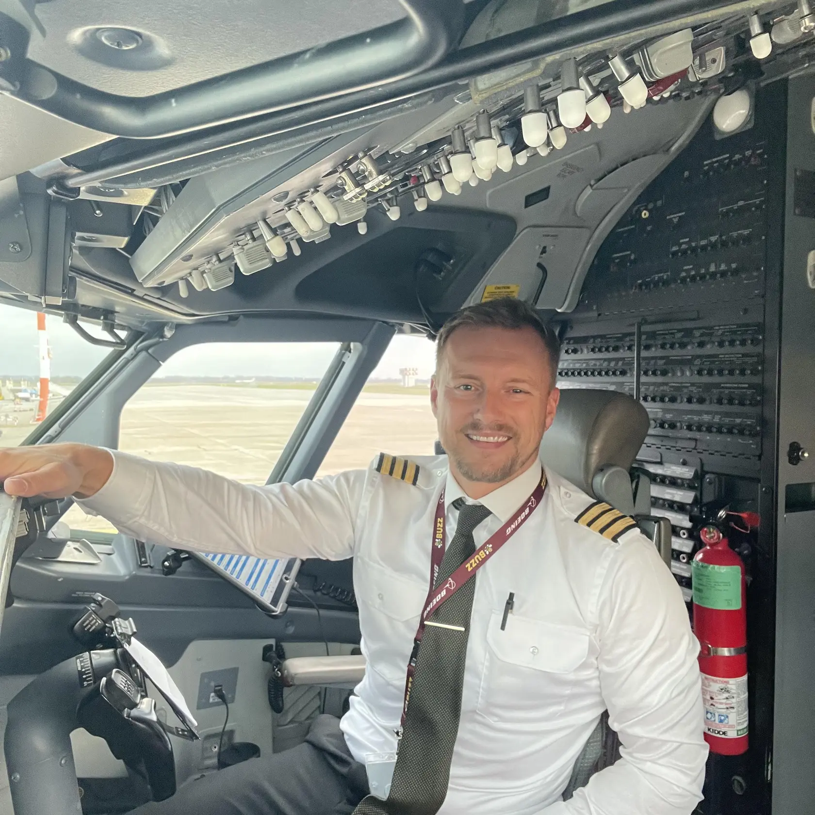 Konvičkovej partner René Kuboš je pilotom.