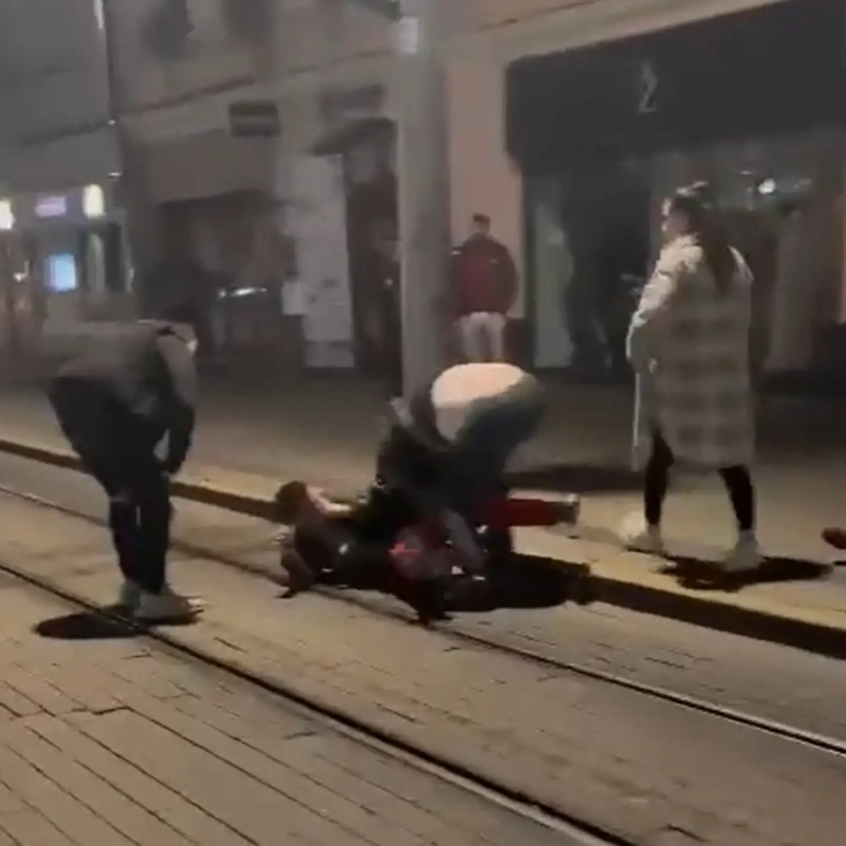 V prípade preukázania viny 21-ročnému útočníkovi hrozí až desaťročný pobyt za mrežami.