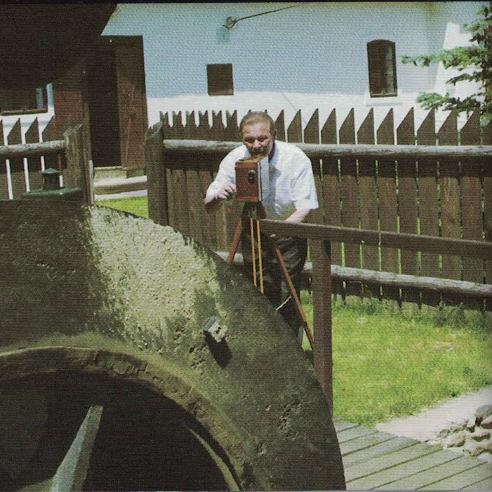 Rudolf Schuster s Lumierovou kamerou.
