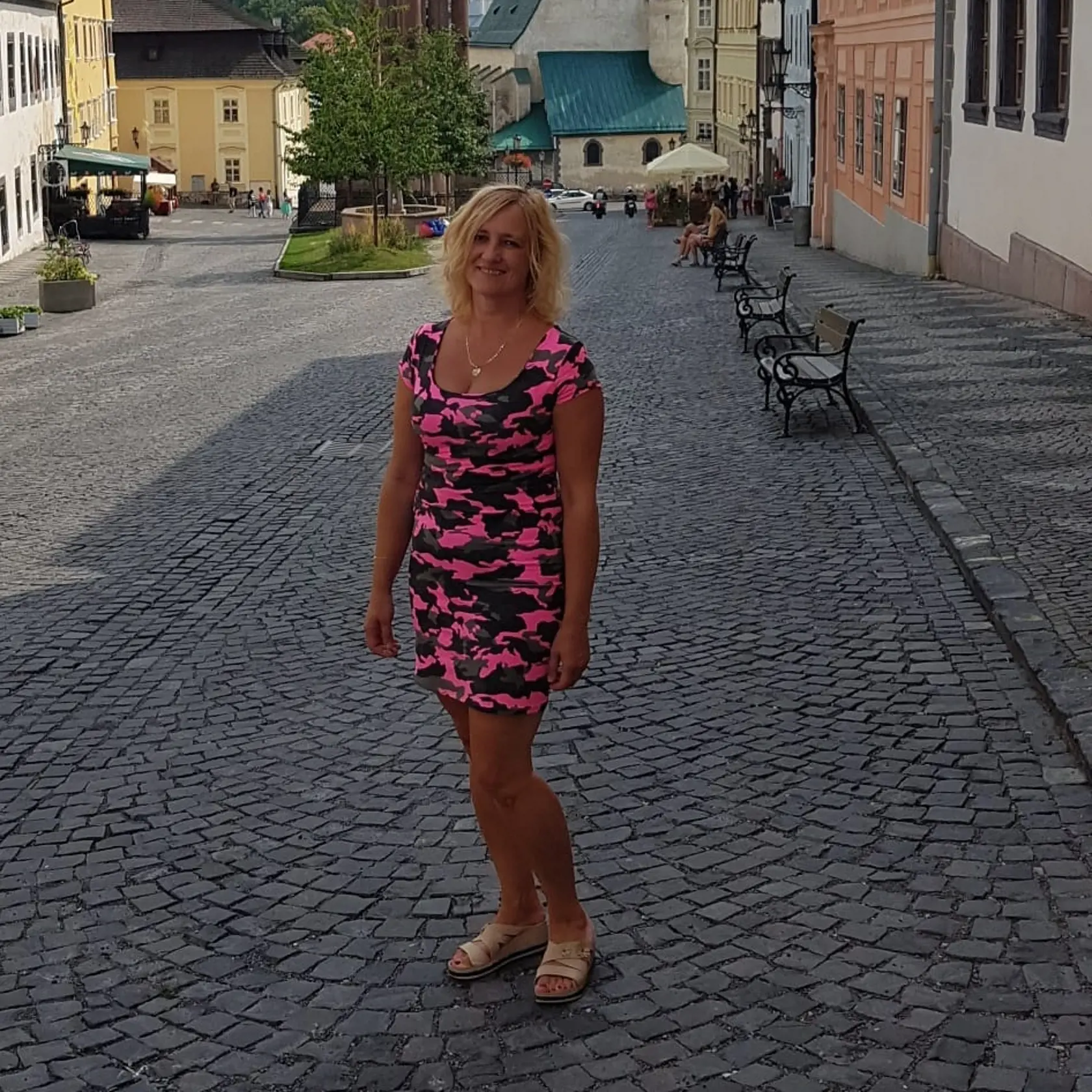Eva (45) Hlohovec: Jeden nestačí, pokiaľ ide o teplú stravu. Cena za menu v podnikoch je vyššia ako hodnota gastrolístka. Preto si varím doma.