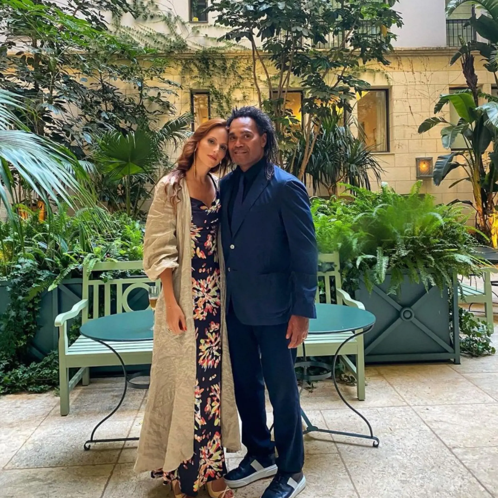 Christian Karembeu s novou manželkou Jackie Chamounovou.