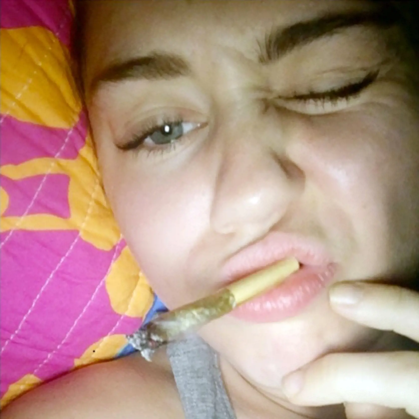 Miley bez hanby pridávala takéto fotky na internet.