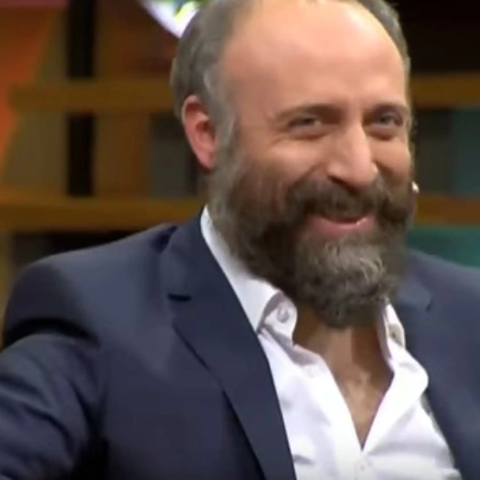 Takto vyzerá Onur po 11 rokoch od nakrúcania Tisíc a jednej noci.