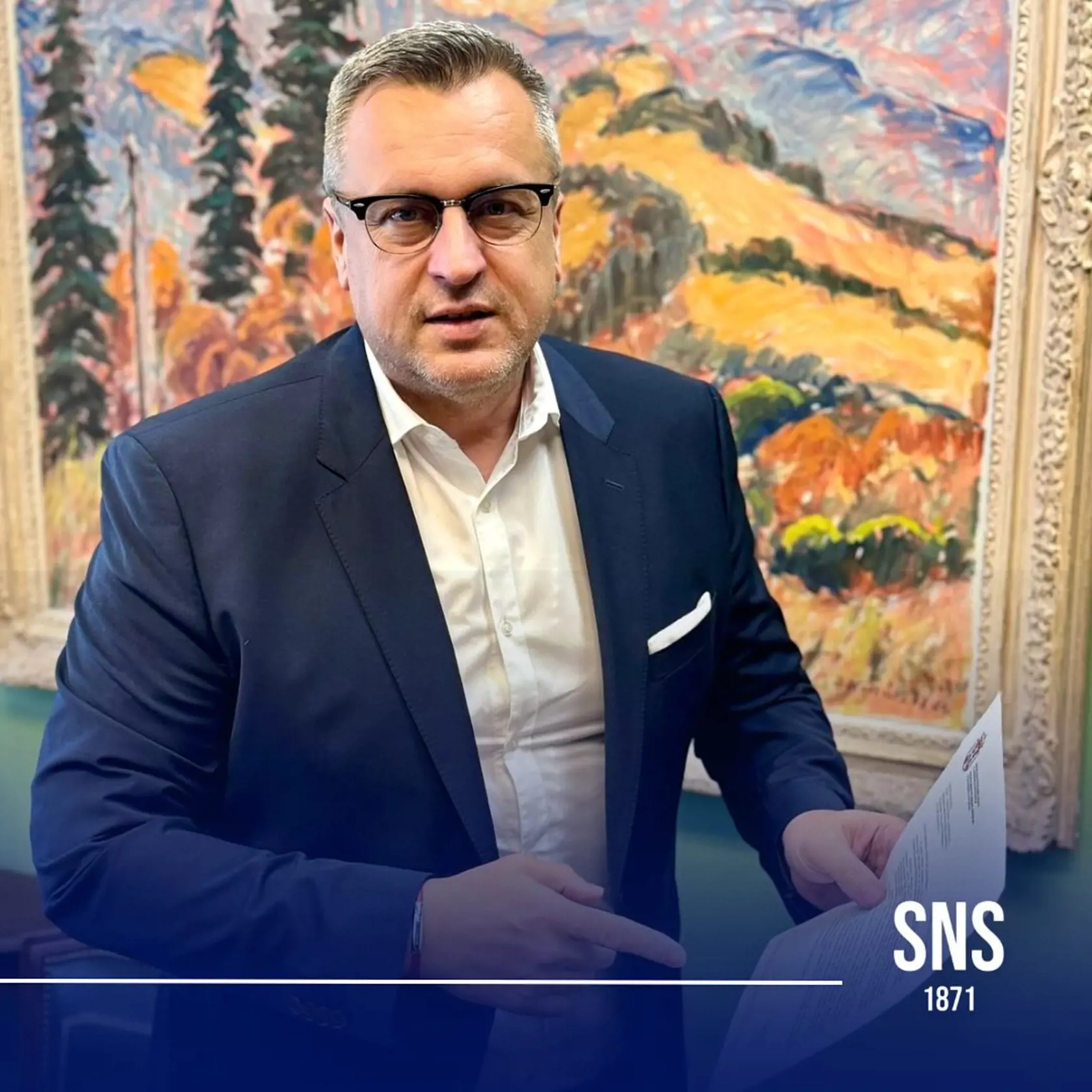 Peter Pellegrini nosí okuliare už dlhší čas. Teraz sa k nemu pridal aj Andrej Danko, ktorý zvolil veľmi podobný štýl. Čo na zmenu jeho imidžu hovoríte?