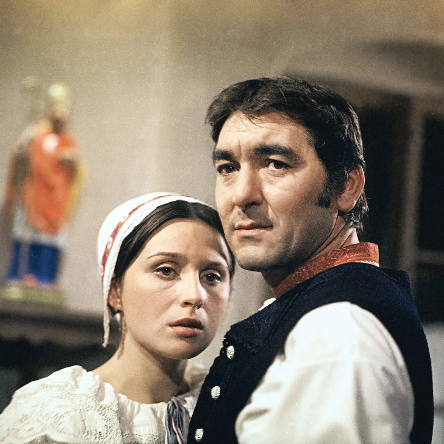 Červené víno. Štefan Kvietik s Emíliou Vášáryovou vo filme režiséra Andreja Lettricha.