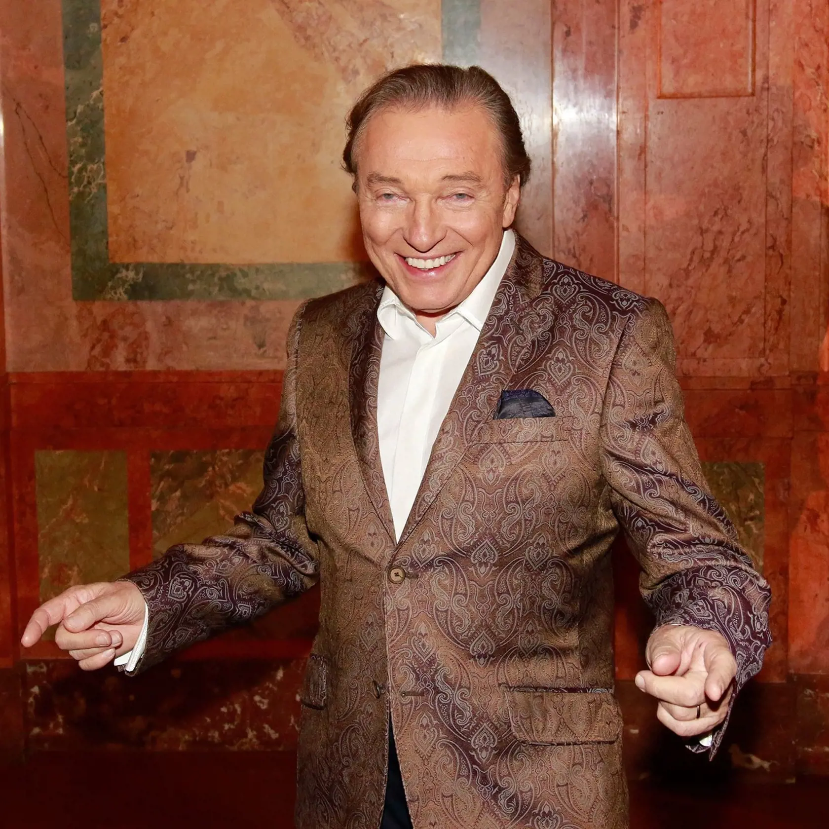 KAREL GOTT sa v plnom zdraví dožil 75. narodenín a vďaka manželke ich aj perfektne oslávil. 