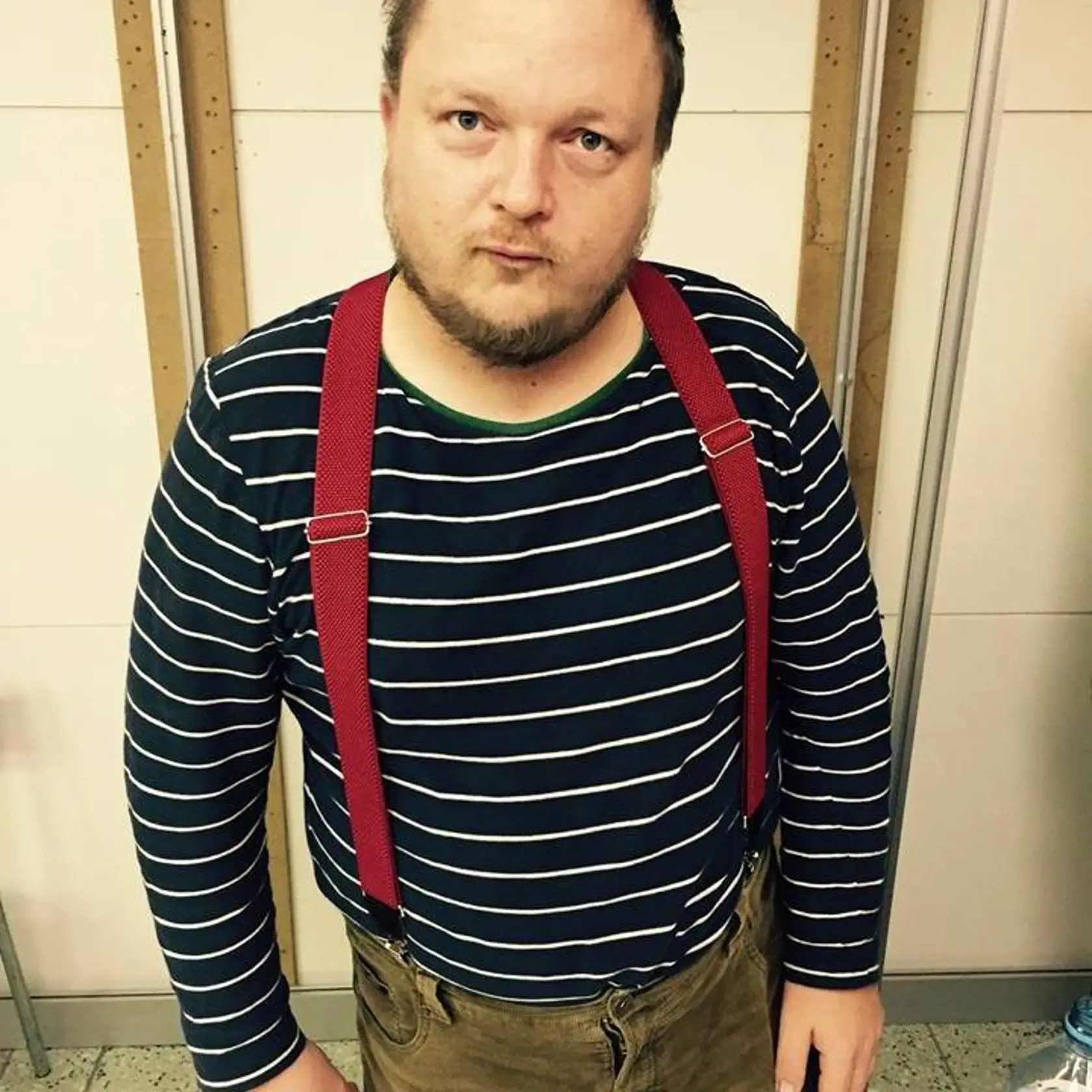 Líder kapely Para Tomáš Lasky Šedivý (37)