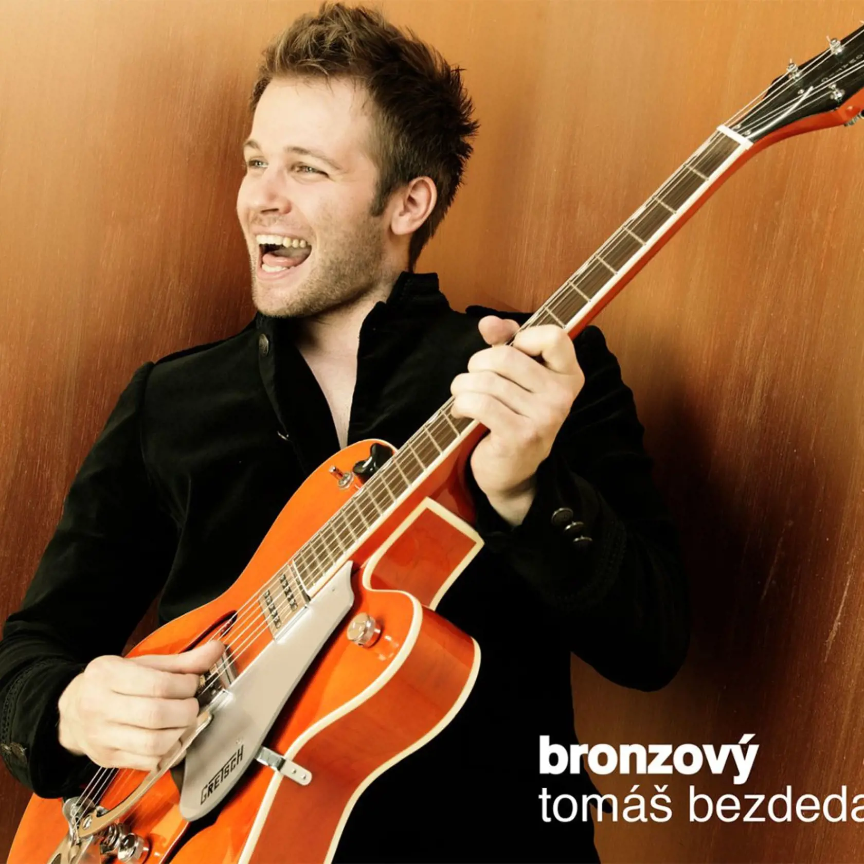 Spevák Tomáš Bezdeda.