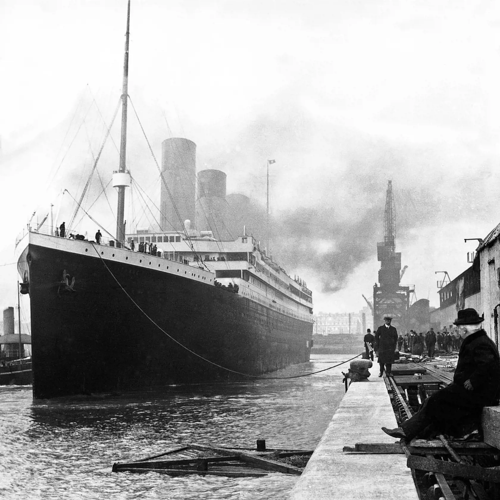 Titanic stroskotal vo vodách Atlantického oceánu.